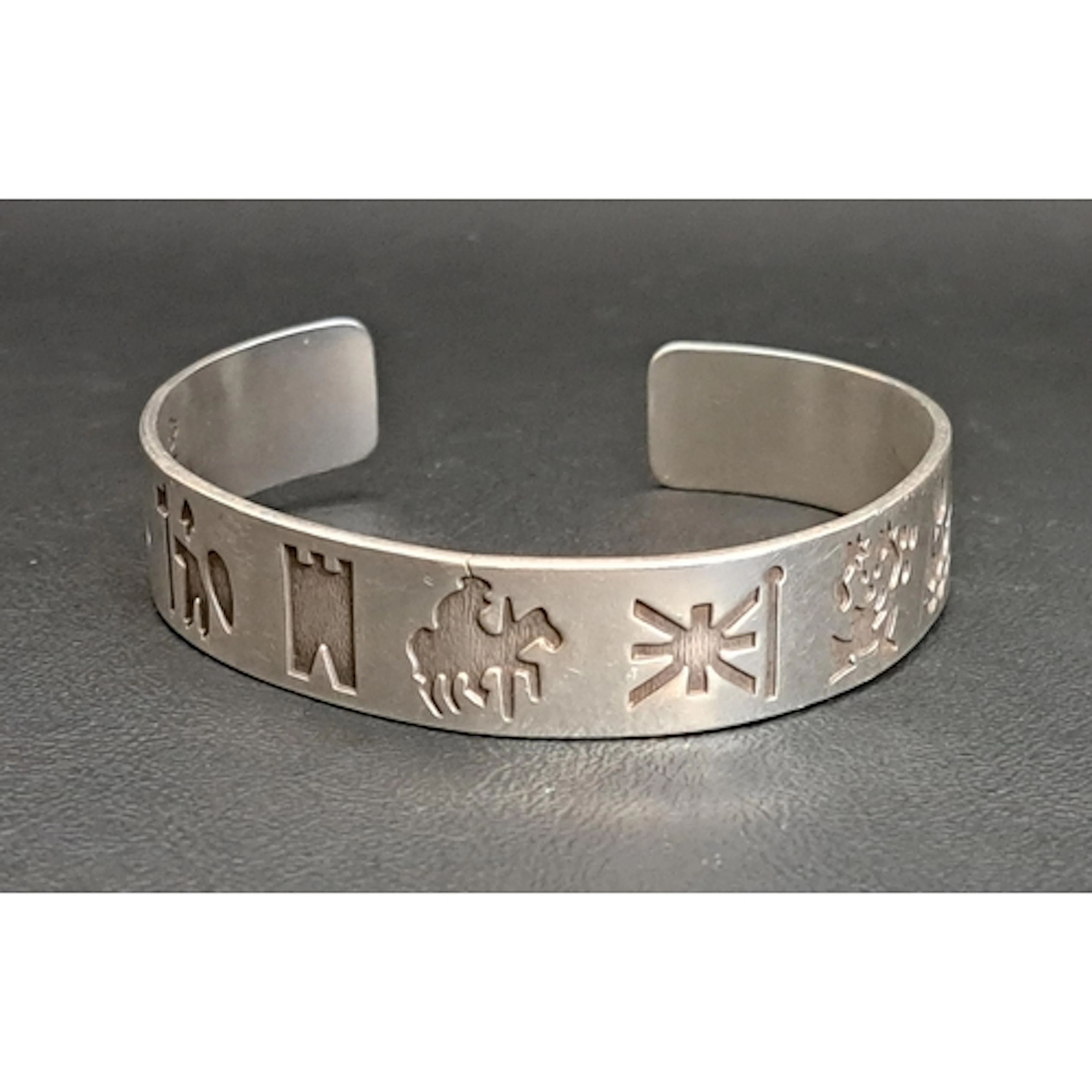 MICHAEL HILLIAR IRISH SILVER 'HISTORY OF IRELAND' CUFF BANGL...