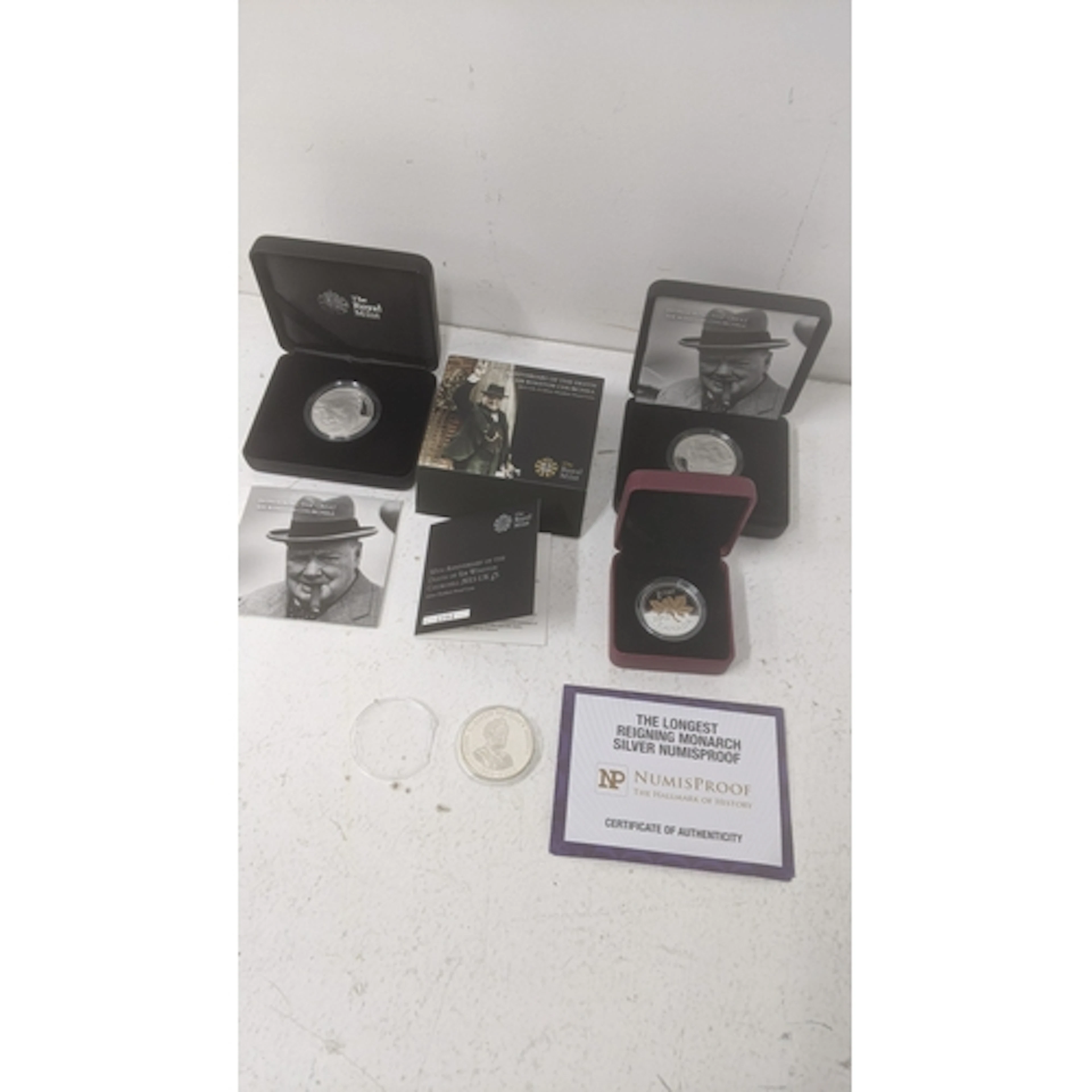 Silver commemorative coins to include two boxed 50th Anniver...