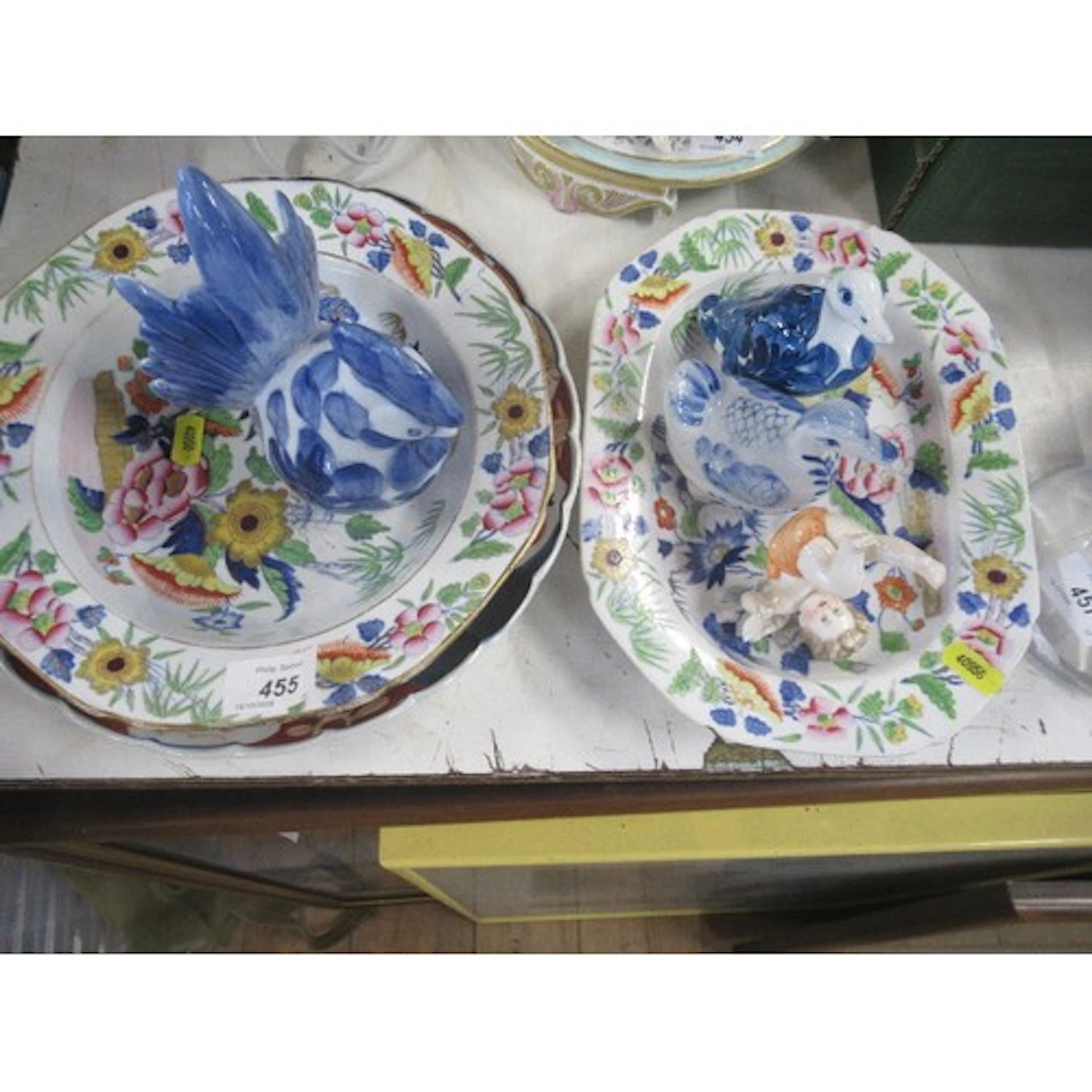 A collection of porcelain to include an Imari plate