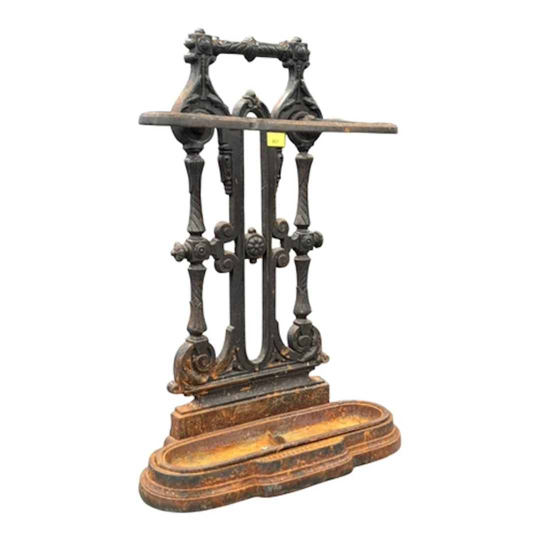 A 19th century cast iron Victorian hall stick / umbrella sta...