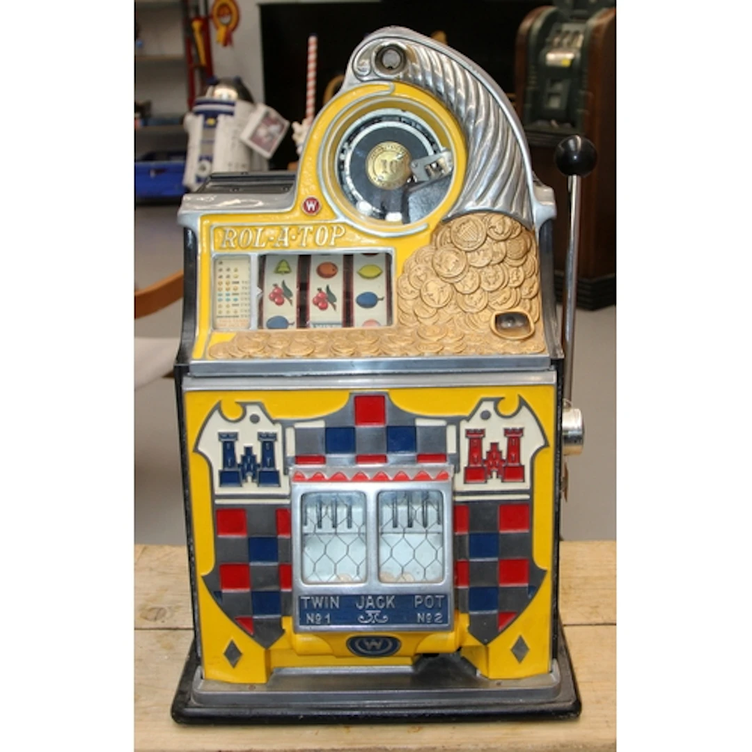Vintage Watling Rol-A-Top castle front slot machine. Plays o...