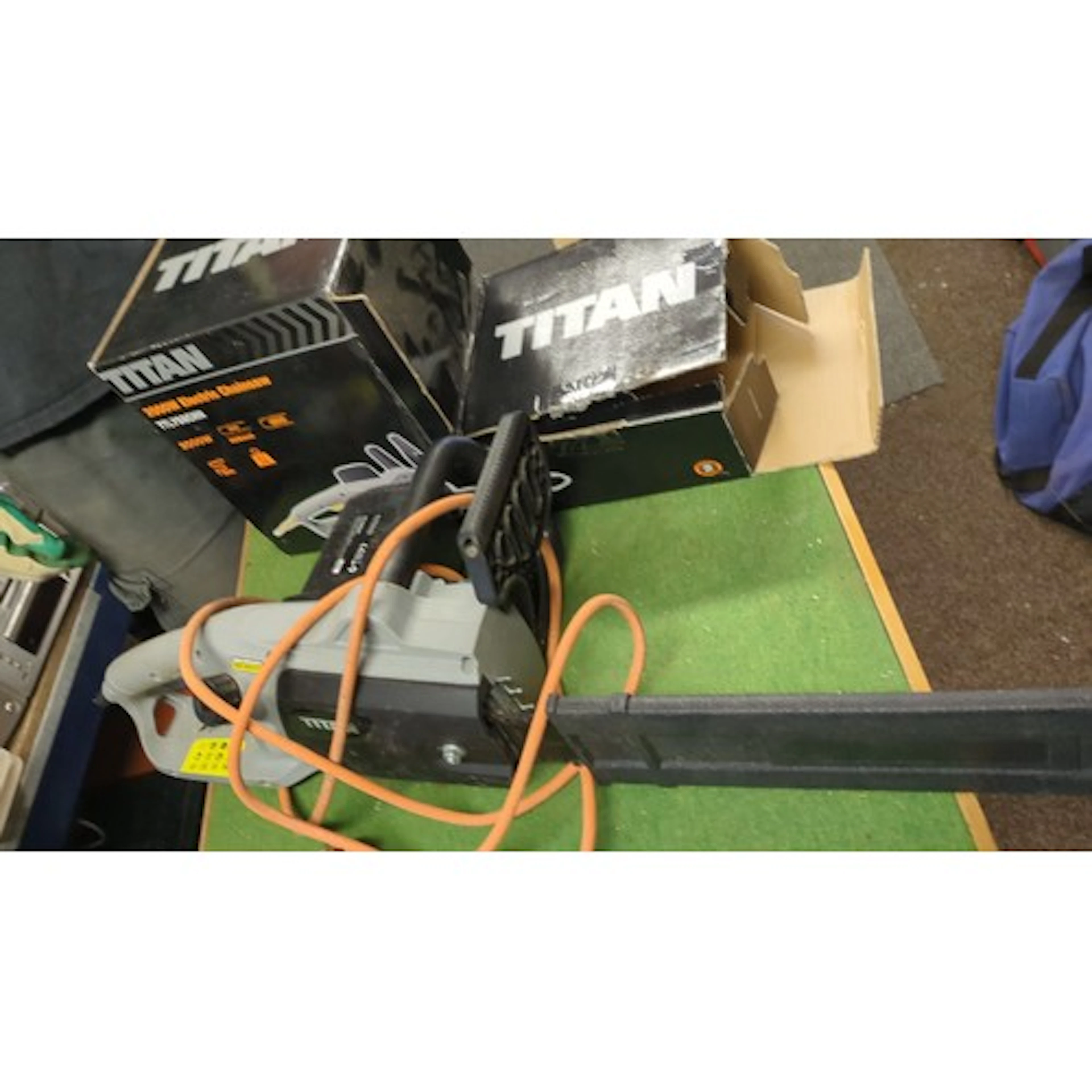 Titan electric chainsaw, model TTL758CHN, 2000W, with safety...