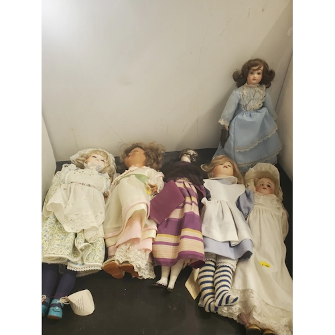Six bisque headed Dolls including Stowe (R5)