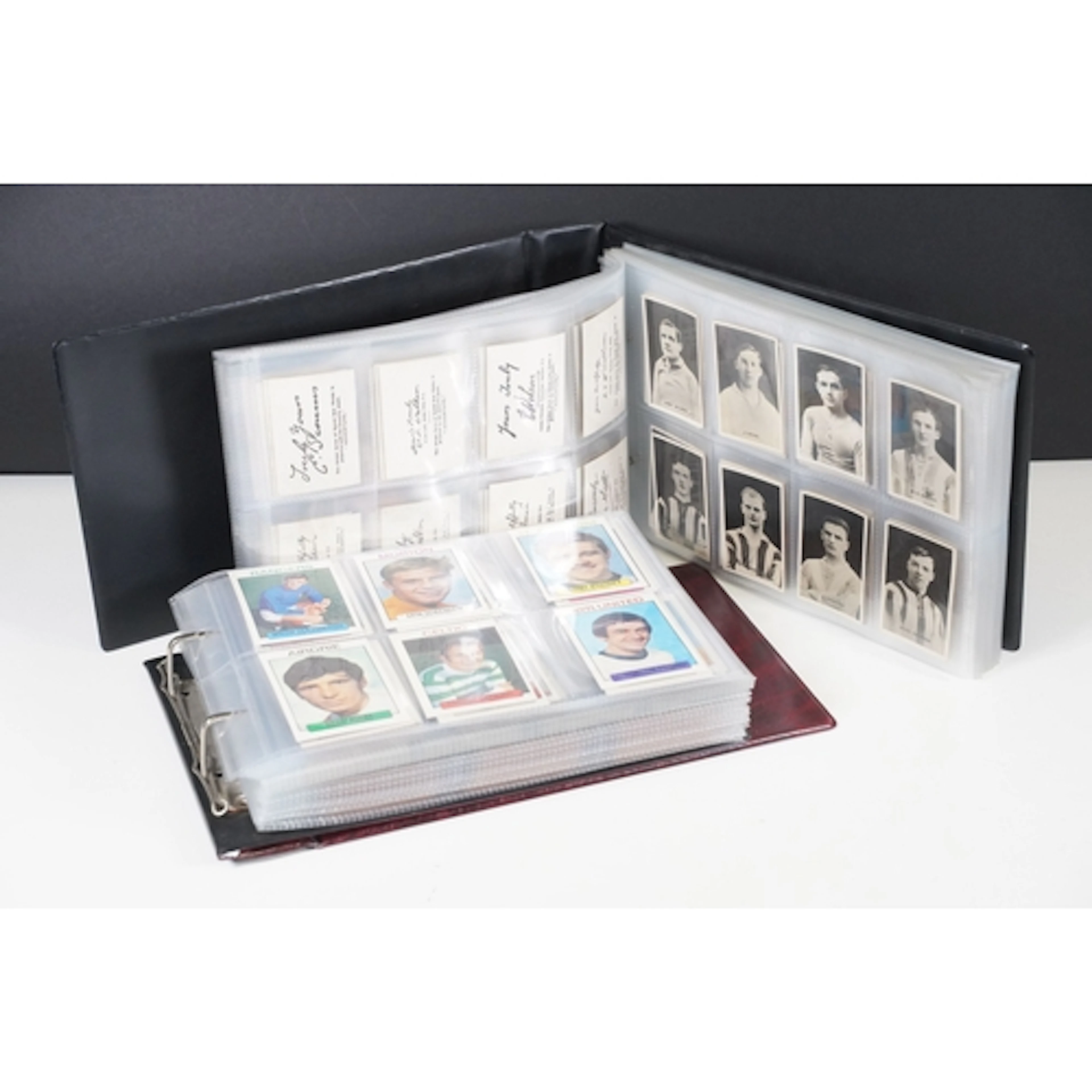 Cigarette Cards - A large collection of Football related con...