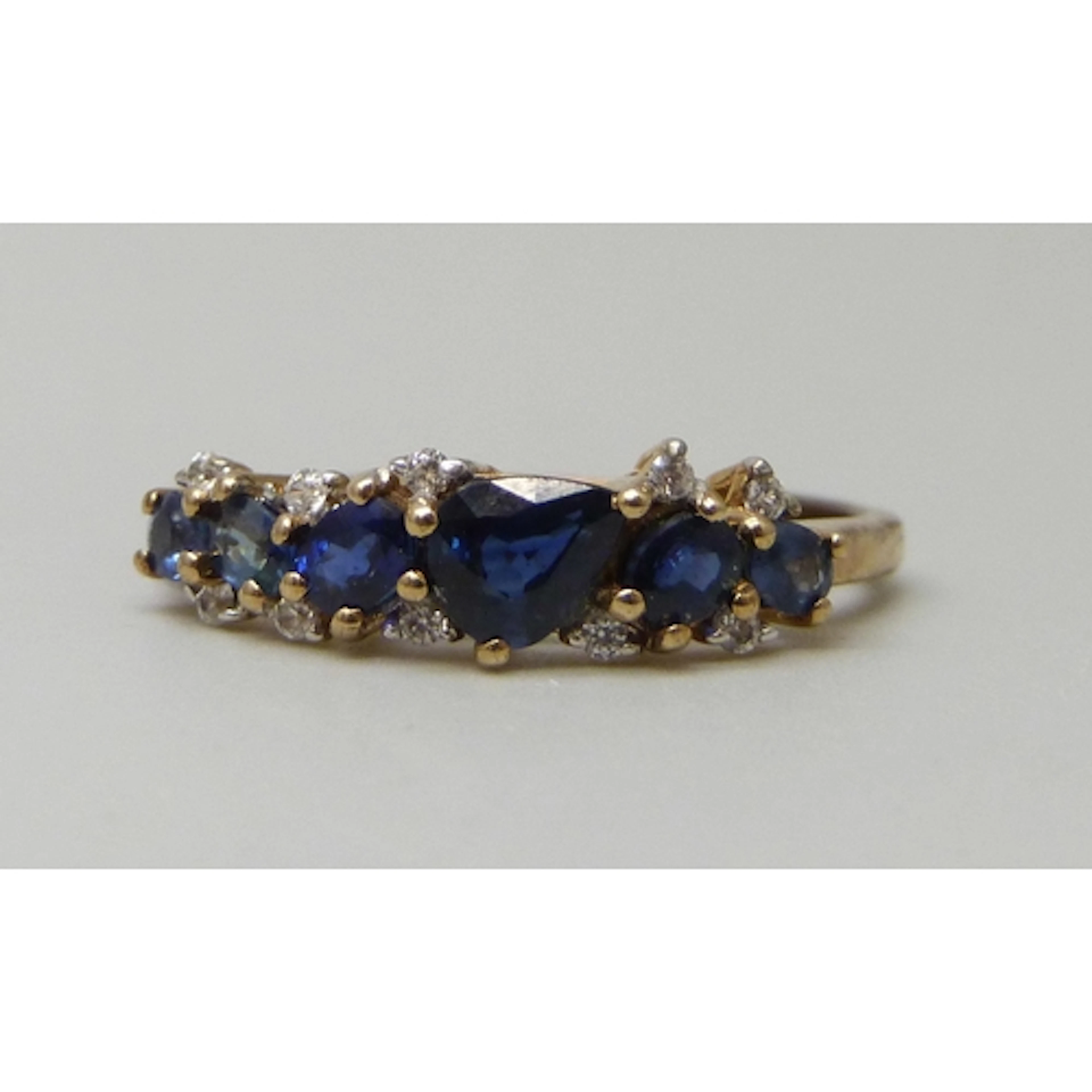 A 9ct gold, sapphire and white stone ring, 2.4g, S