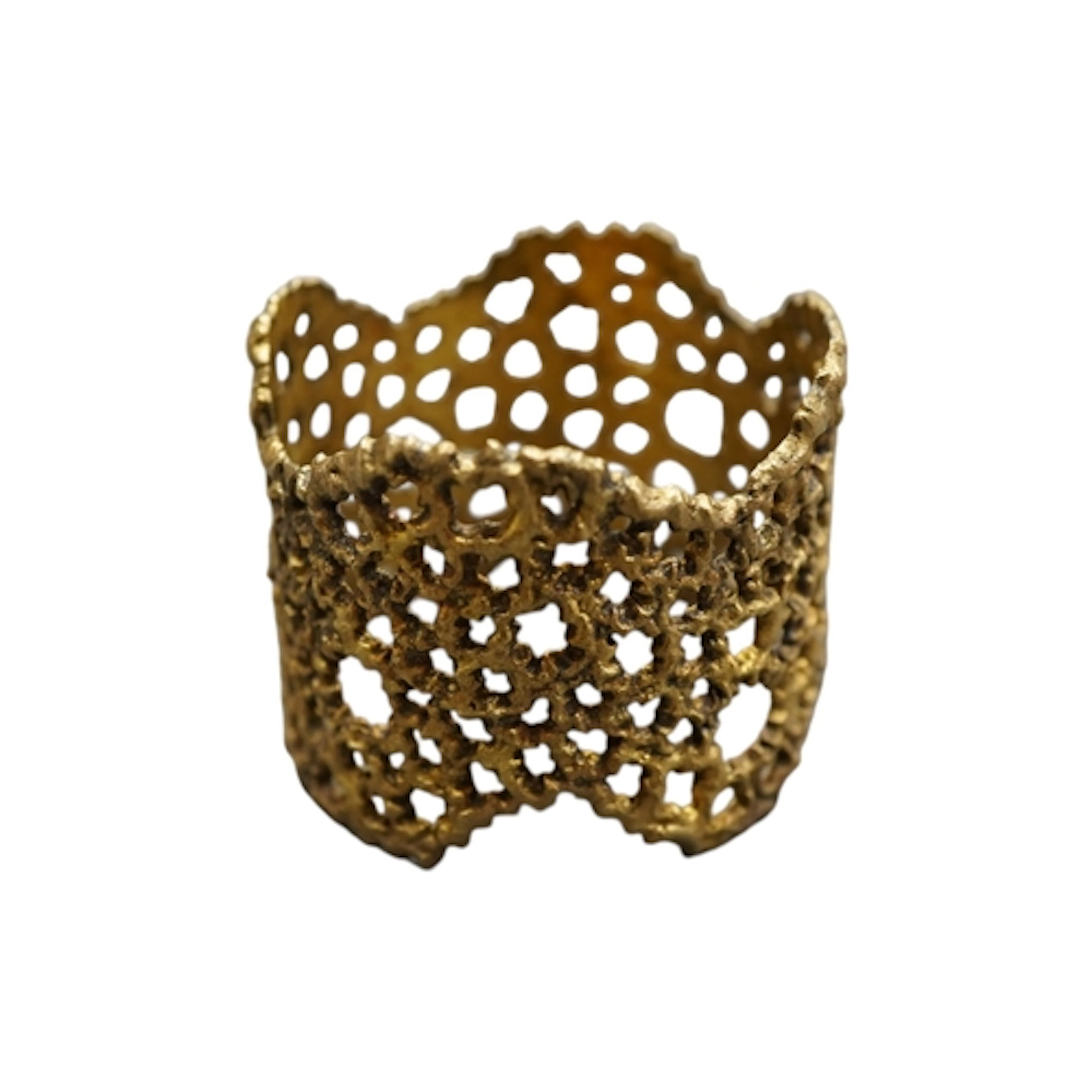 An Elizabeth II pierced silver gilt napkin ring, by Stuart D...