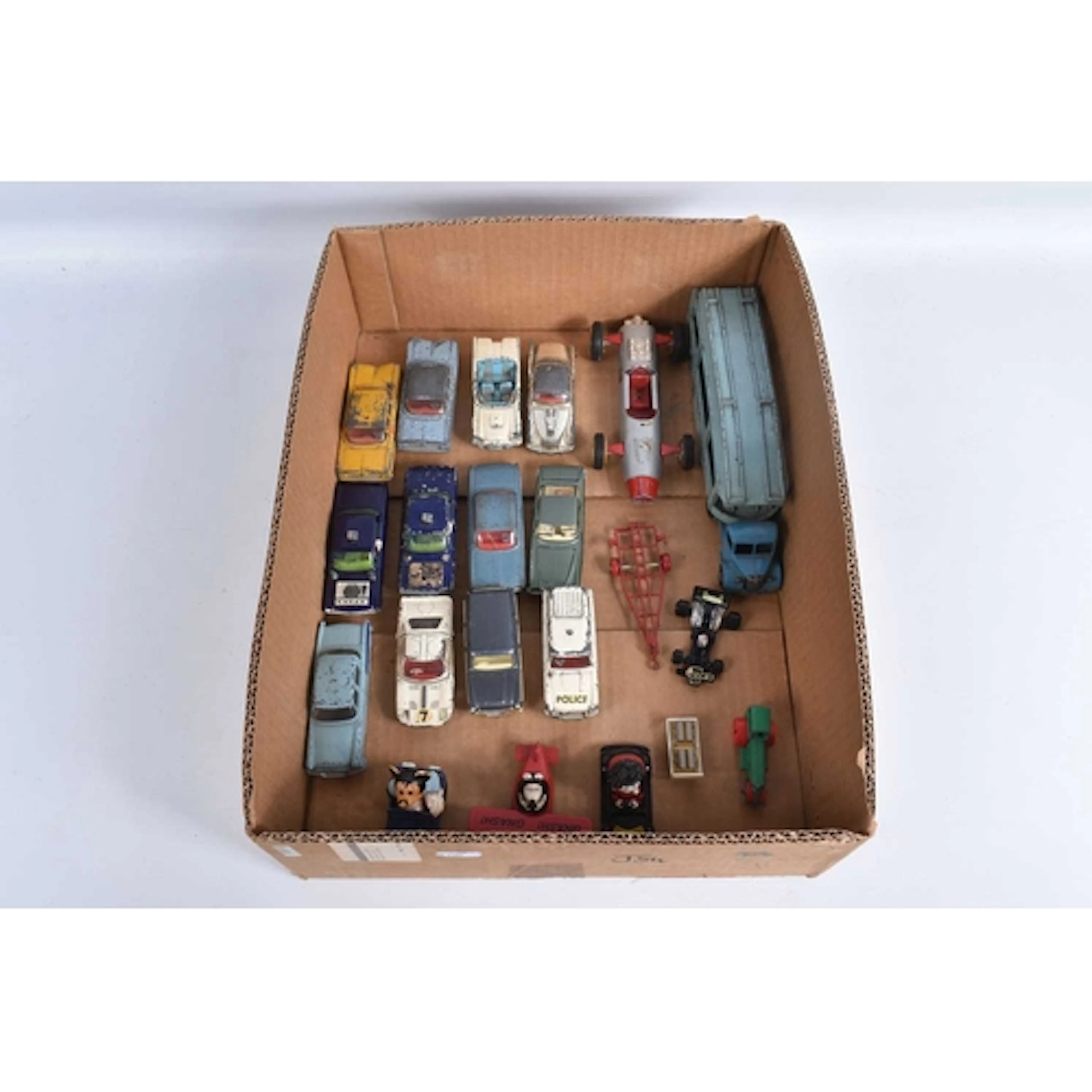 A QUANTITY OF UNBOXED ASSORTED PLAYWORN DIECAST VEHICLES, to...