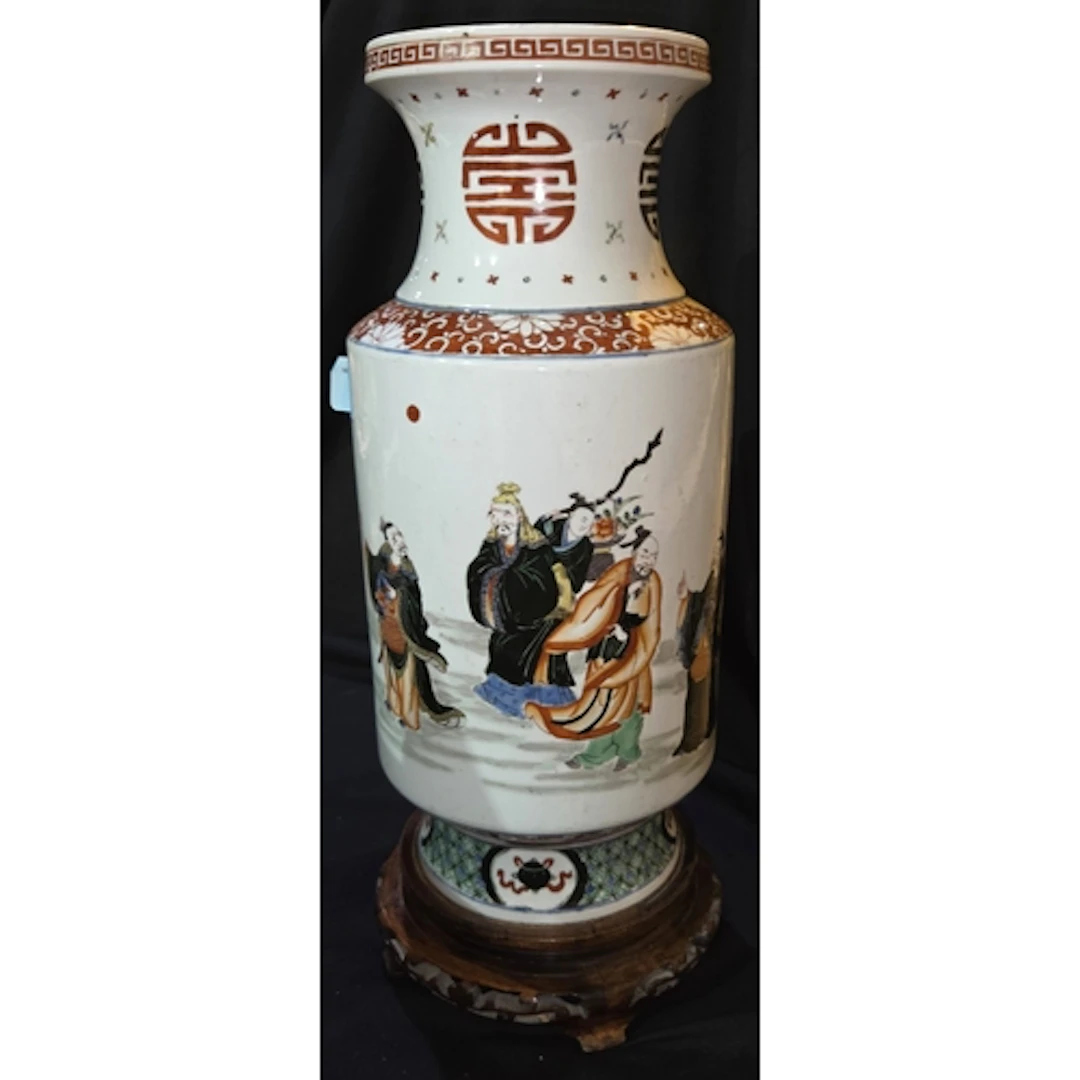 A Chinese porcelain famille verte rouleau vase, one side dec...