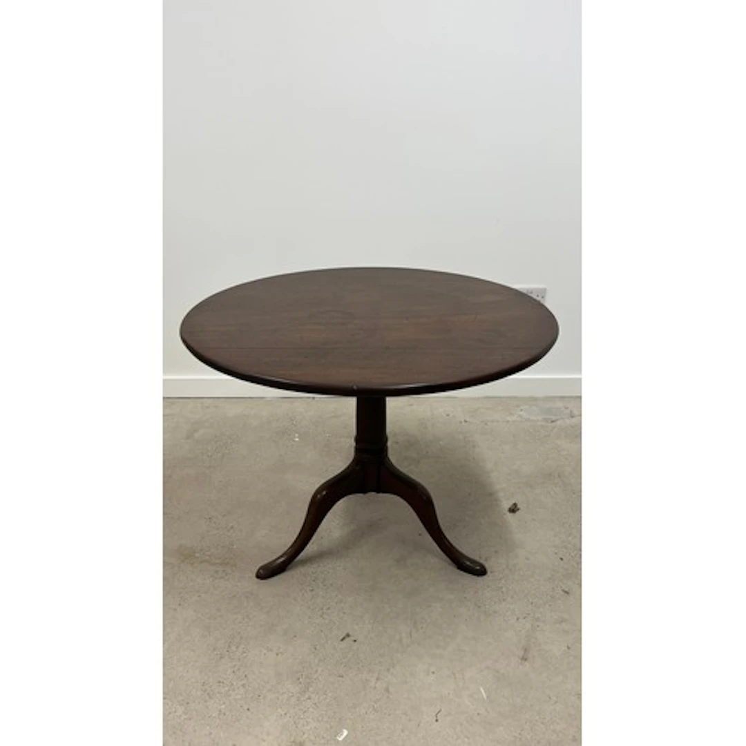 Antique mahogany tilt top circular table, 92cm diameter.