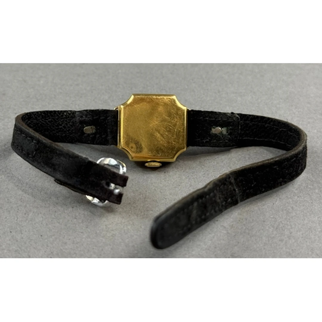 Watches: a 9ct gold cased ladies Rotary Junior wristwatch on...