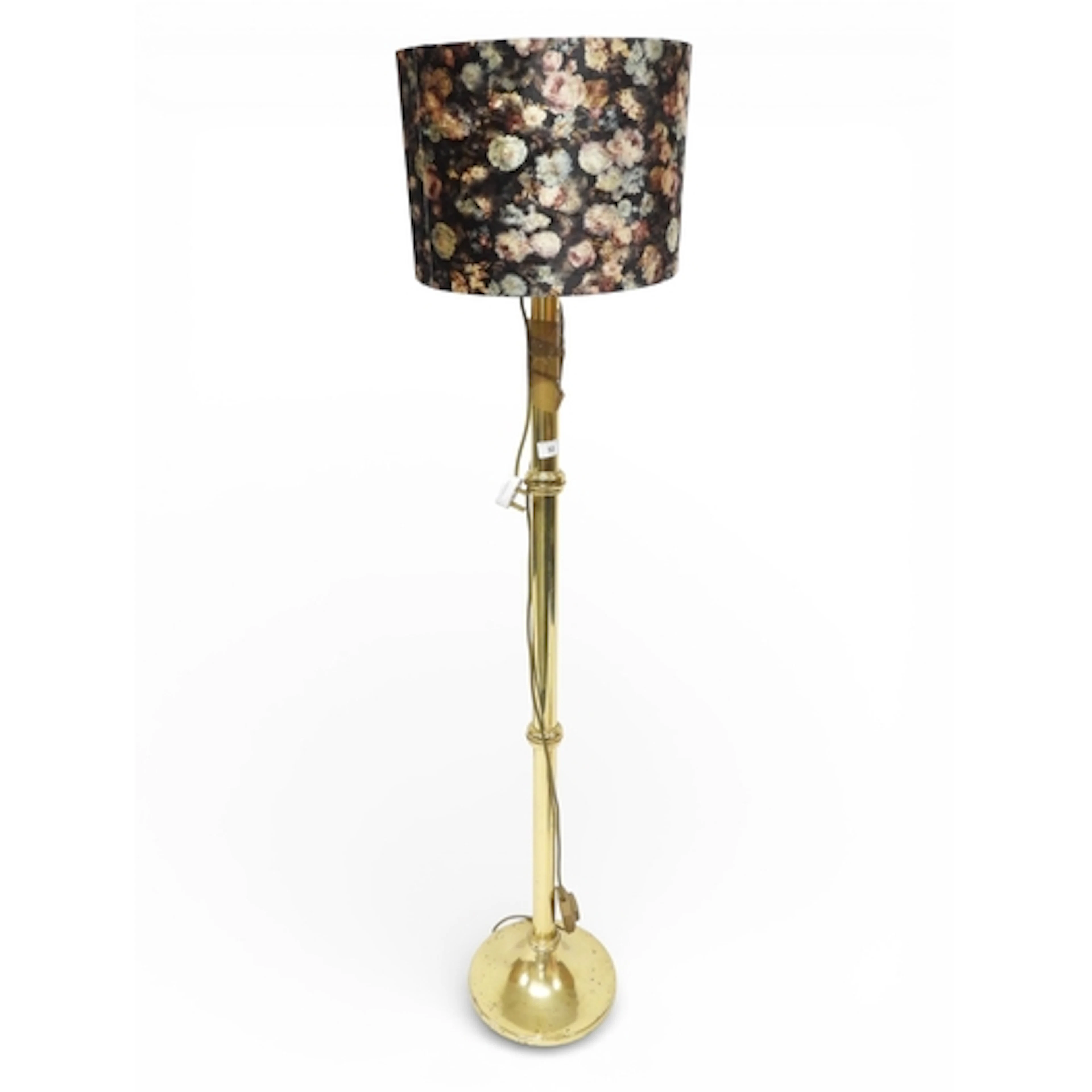 A mixed lot to include a pair of contemporary chamber stick ...