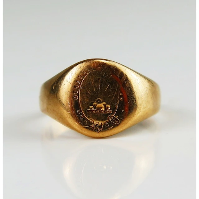 A 9ct gold seal ring, size M. stamped 9 .375, 4.8g