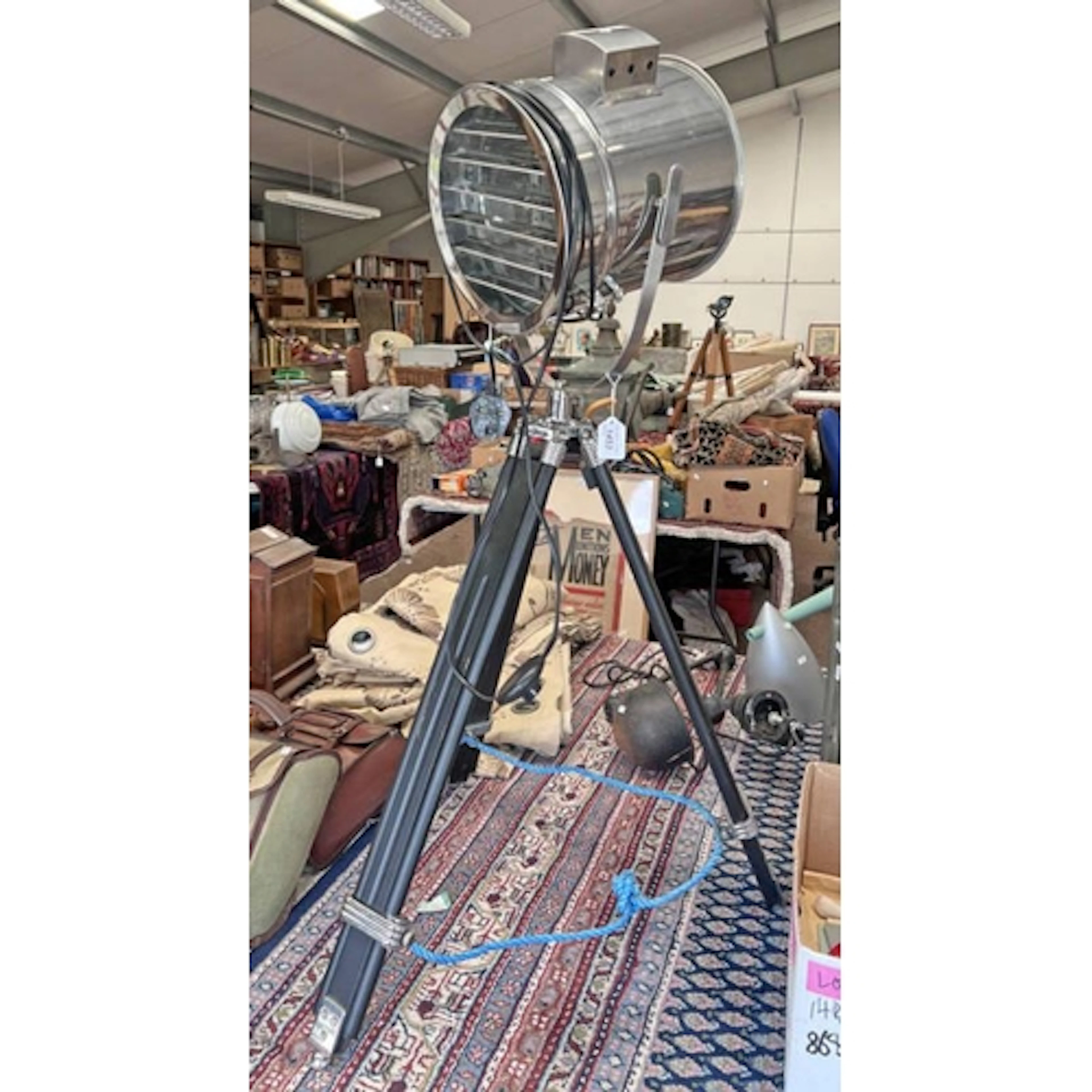 TRIPOD SEARCH LIGHT FLOOR STANDING LAMP 108CM TALL