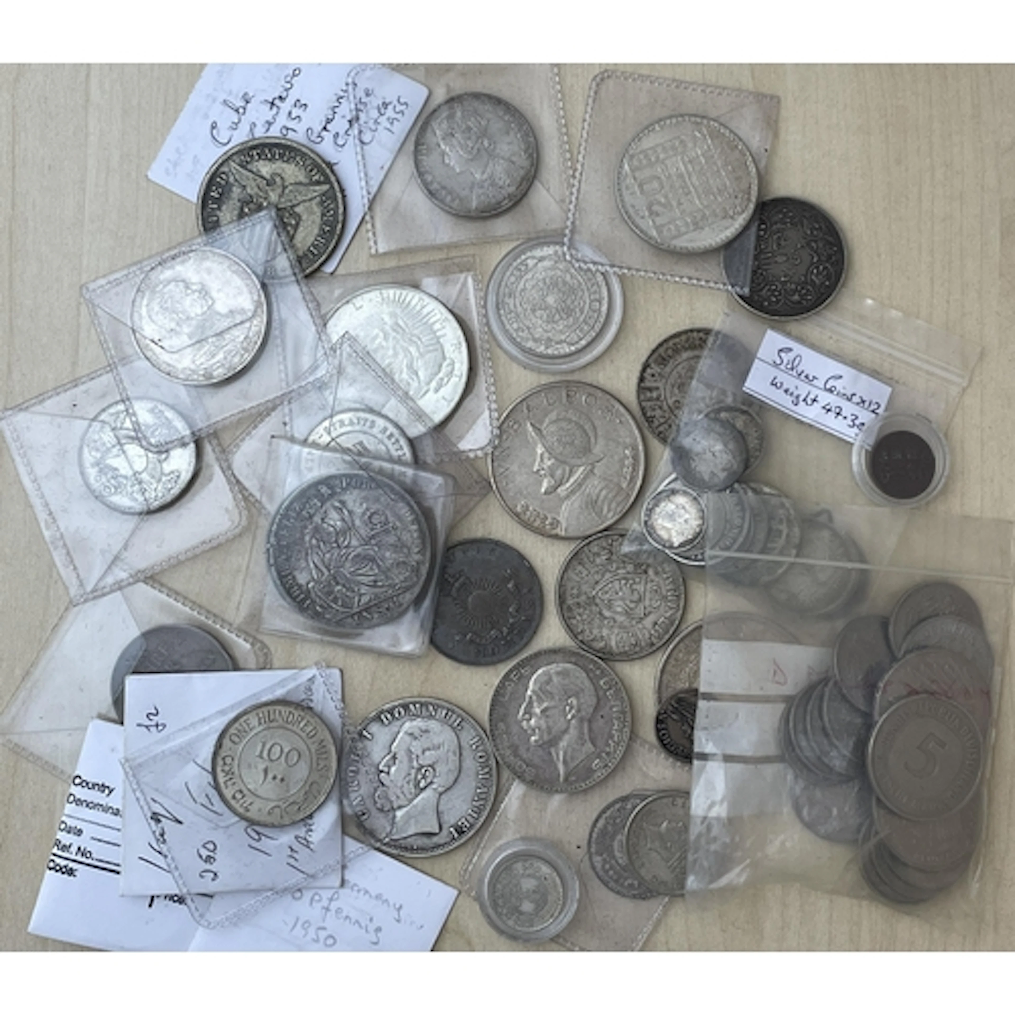 An accumulation of x55 World mainly 20th Century circulated ...
