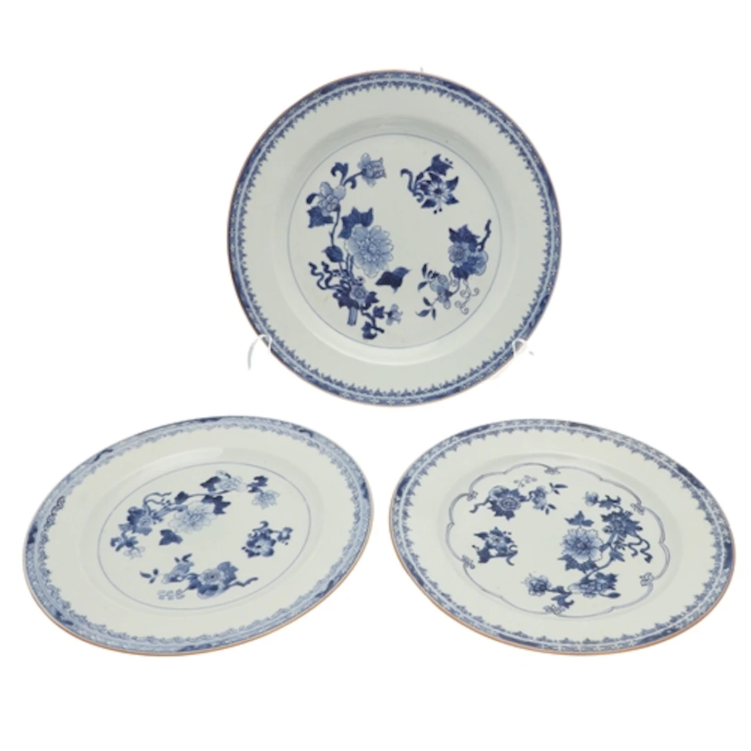 TWO CHINESE EXPORT BLUE & WHITE PLATES, & SIMILAR CHARGER. I...