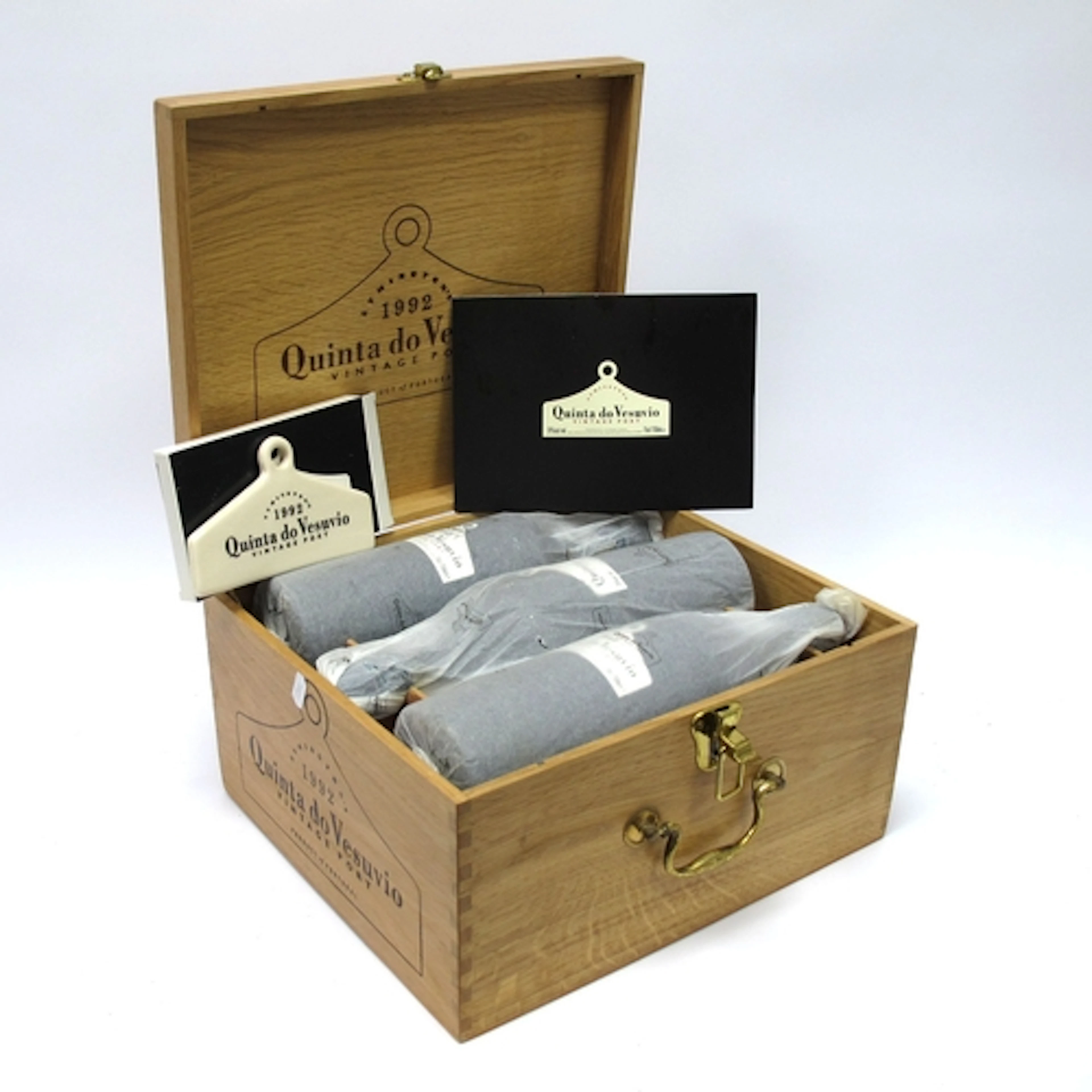 Port - Quinta do Vesuvio 1992 Vintage Port, six tissue wrapp...