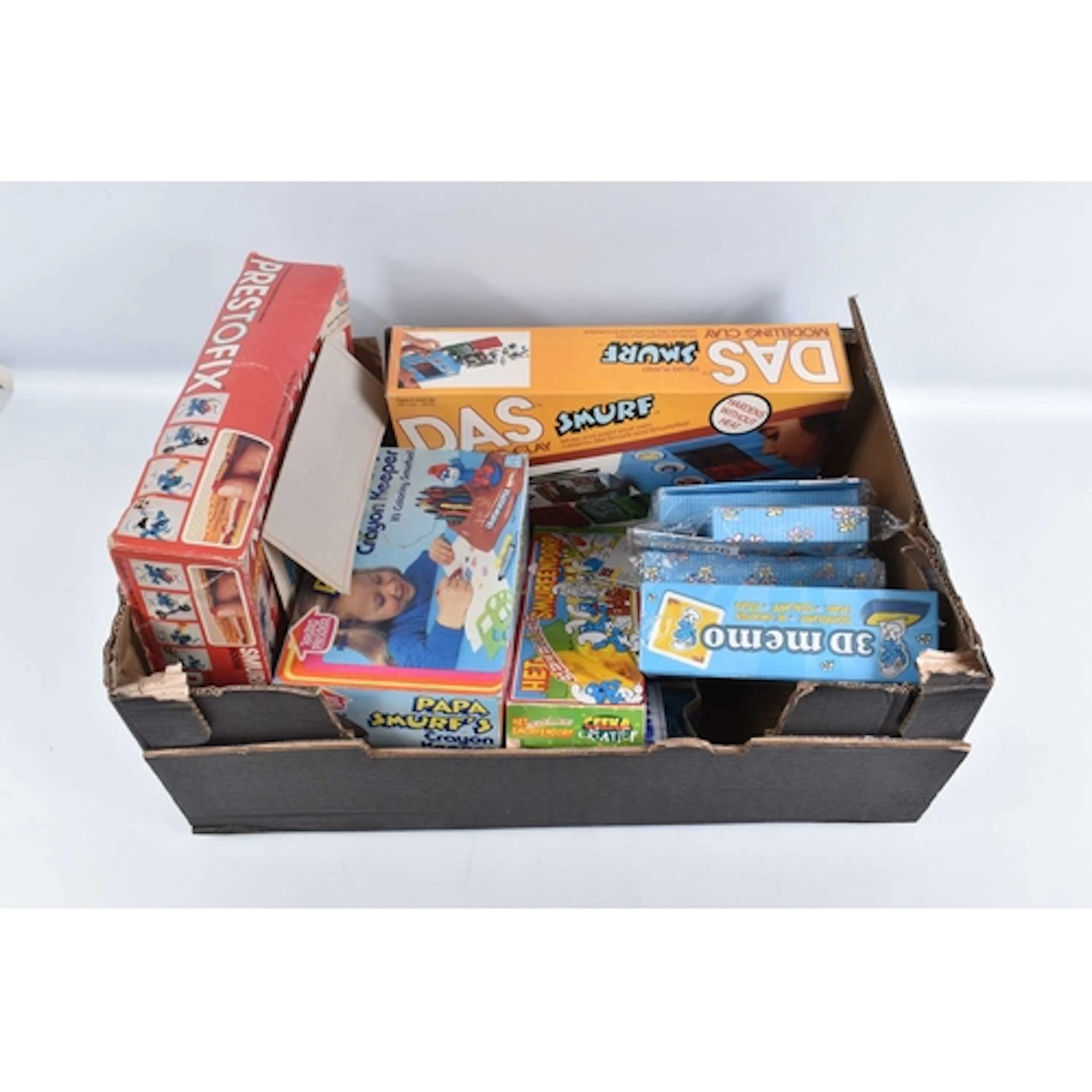 A COLLECTION OF SMURF BRANDED PEYO ASSORTED ITEMS, including...