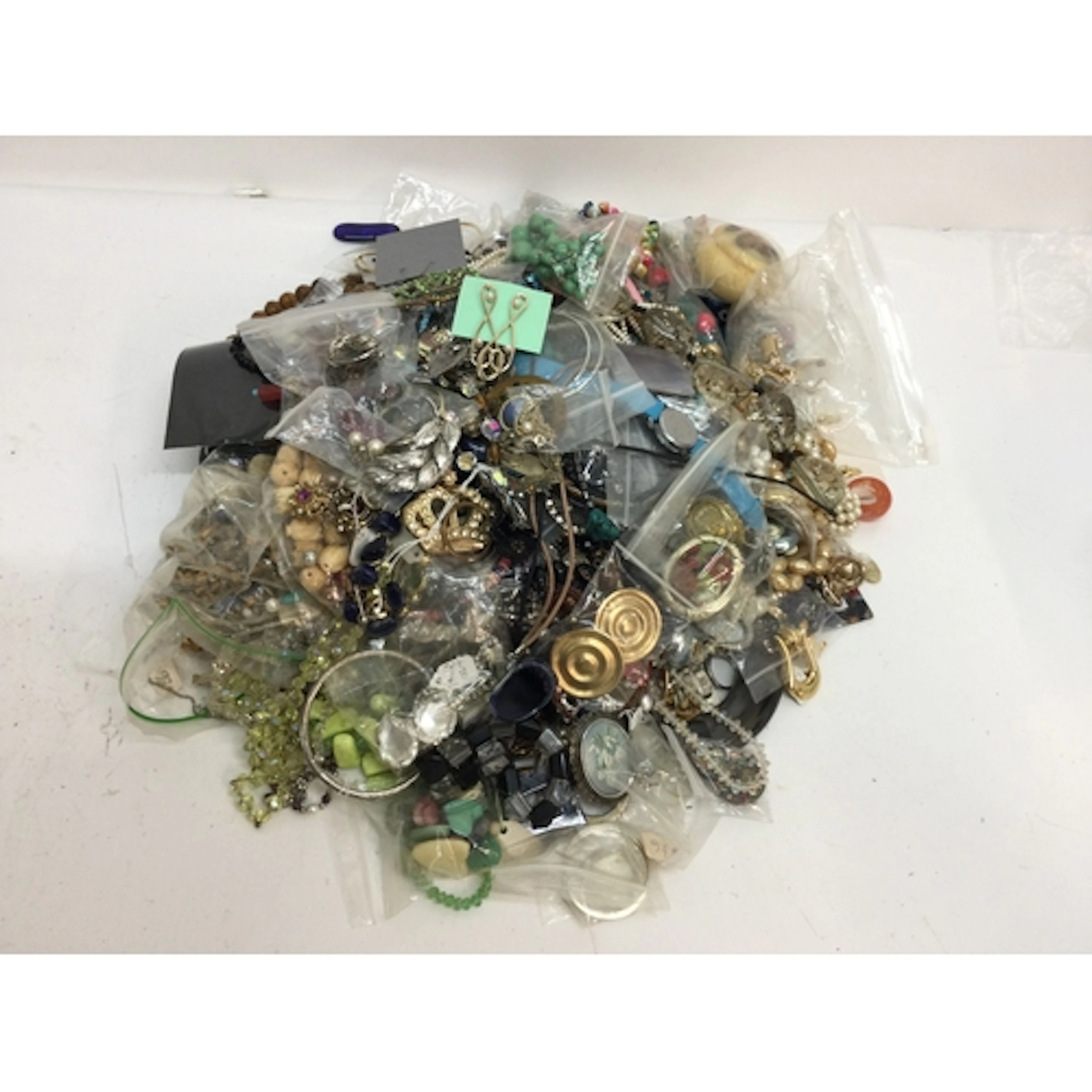 A quantity of vintage and modern costume jewellery