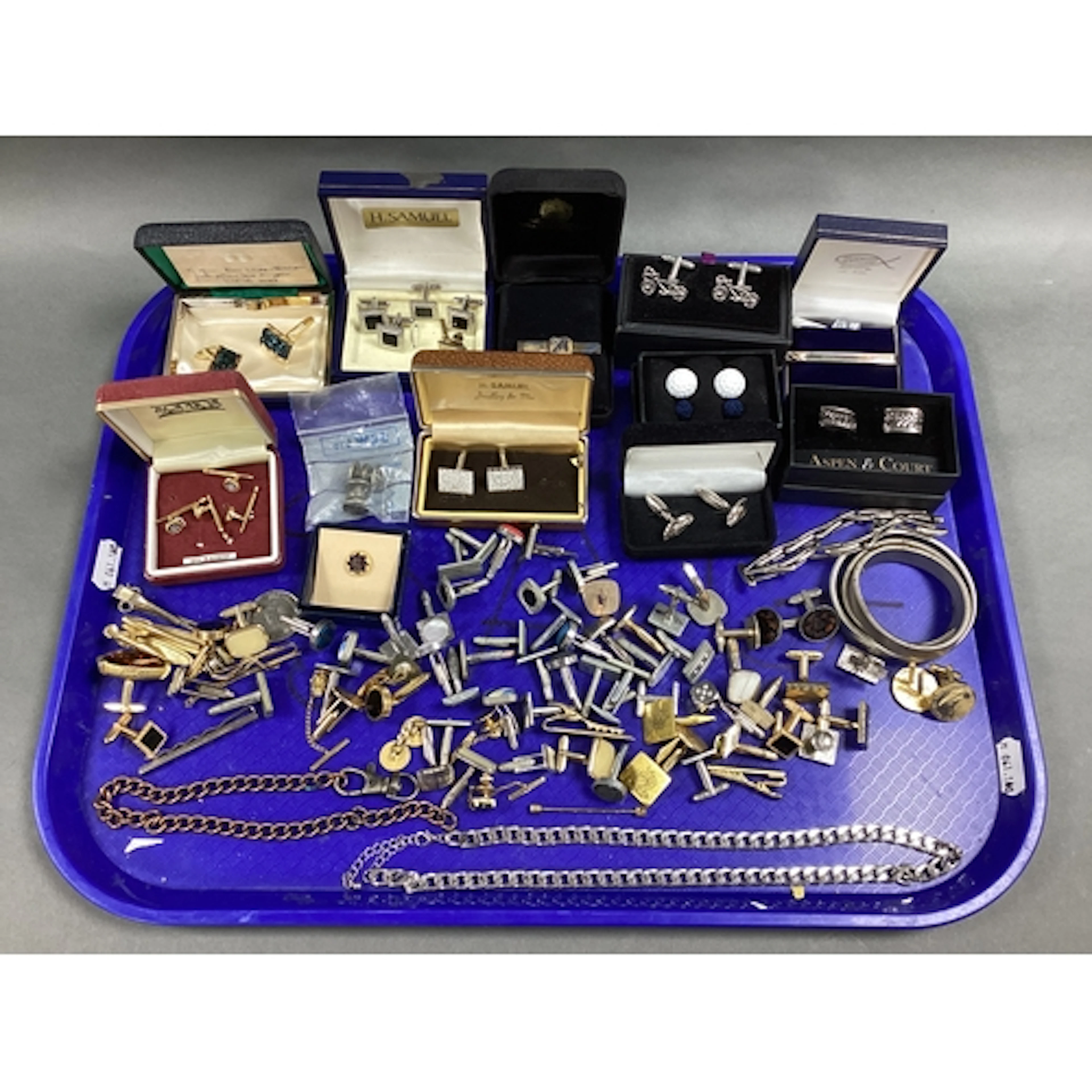 A Collection of Assorted Cufflinks and Other Gent's Jeweller...