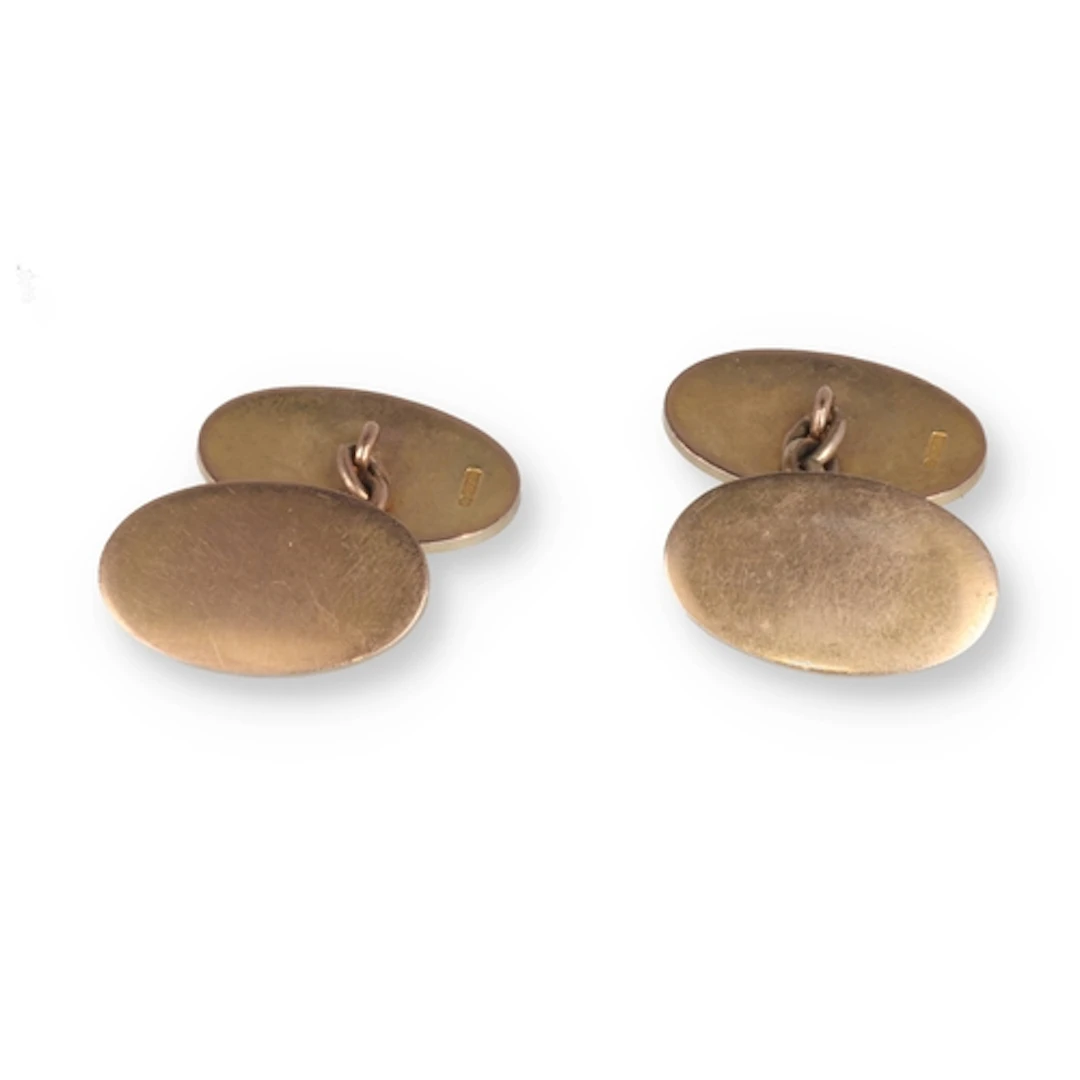 A PAIR OF 9CT GOLD CUFFLINKS Total weight: 10.0gms ...