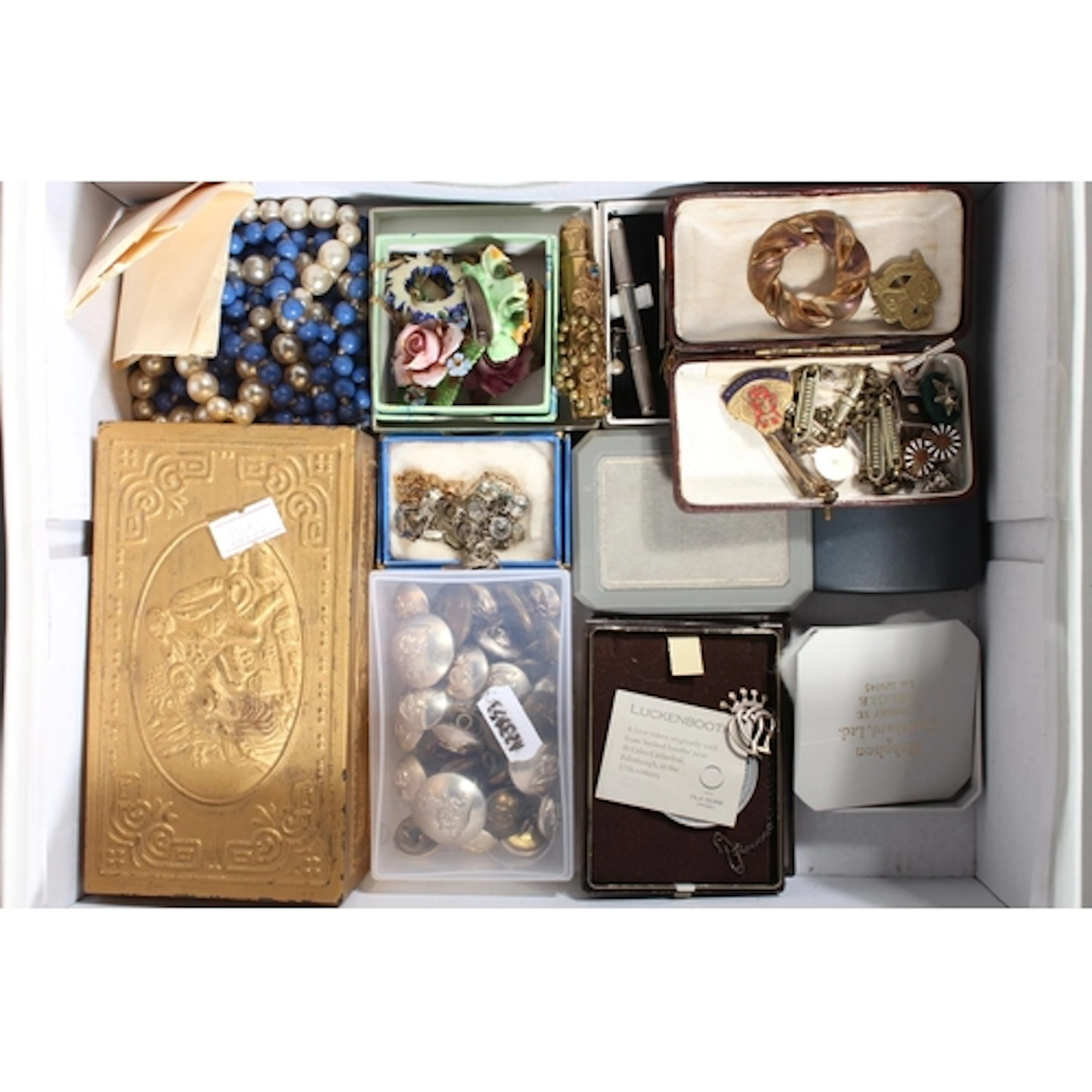 Costume jewellery to include Luckenbooth pendant, Stratton t...