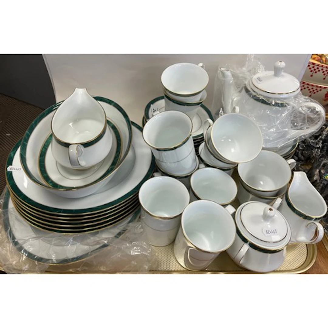 Noritaki Legendary pattern dinner / tea service.