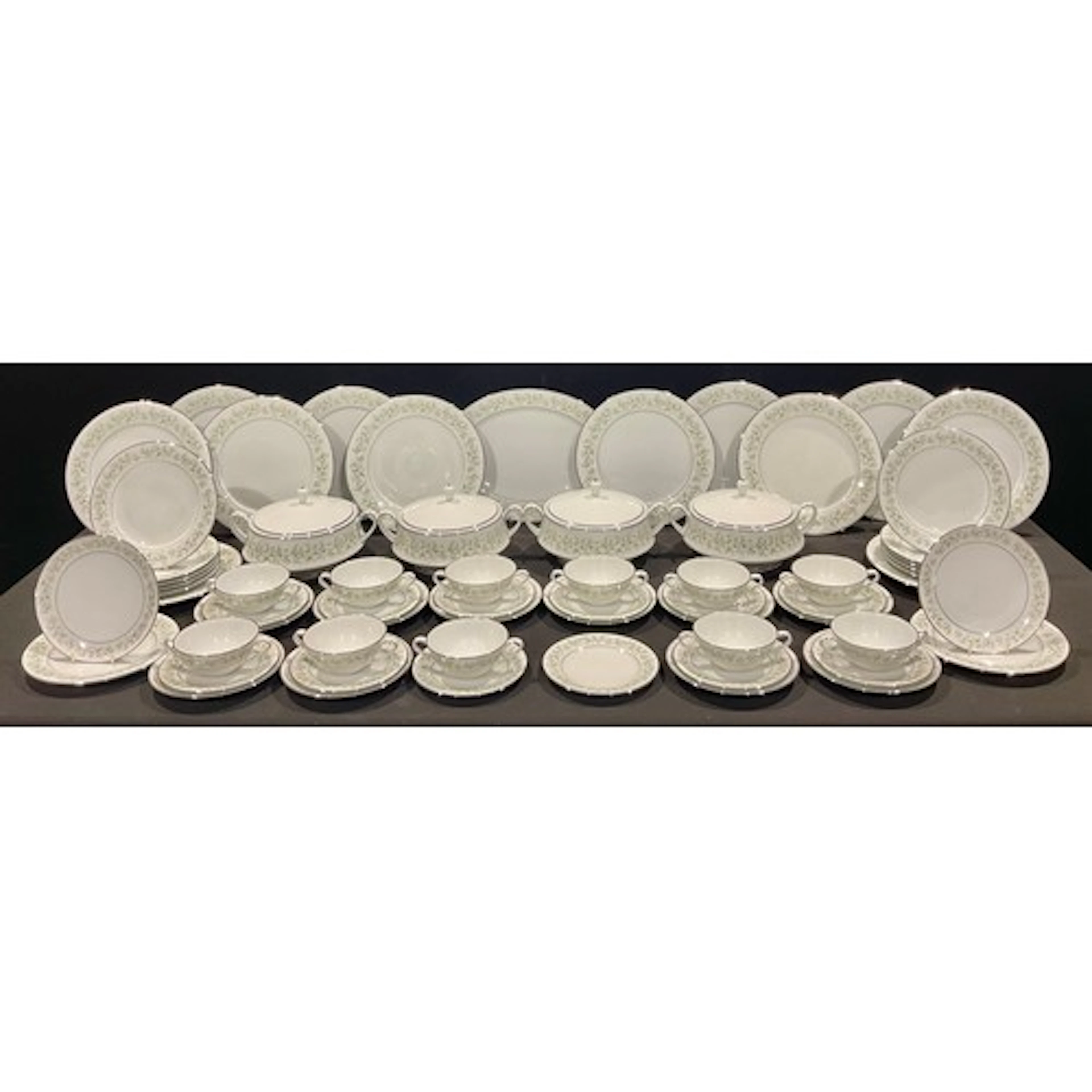 An extensive Noritake Savannah pattern dinner service, compr...