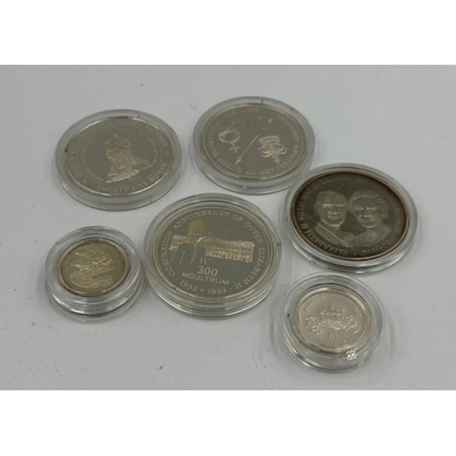 A collection of silver collectable coins to include four cro...
