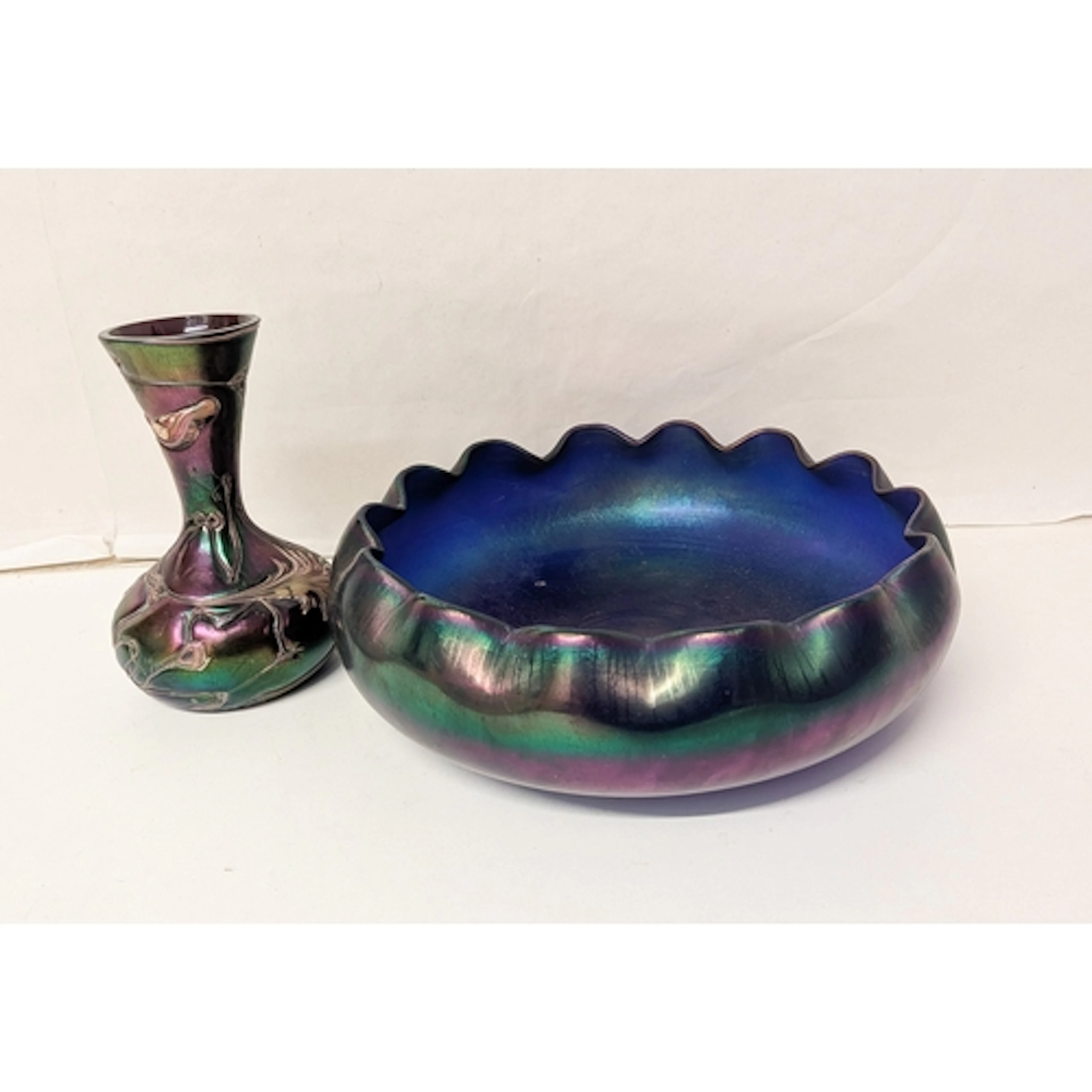 A Loetz Art Glass art nouveau vase together with a frilled i...