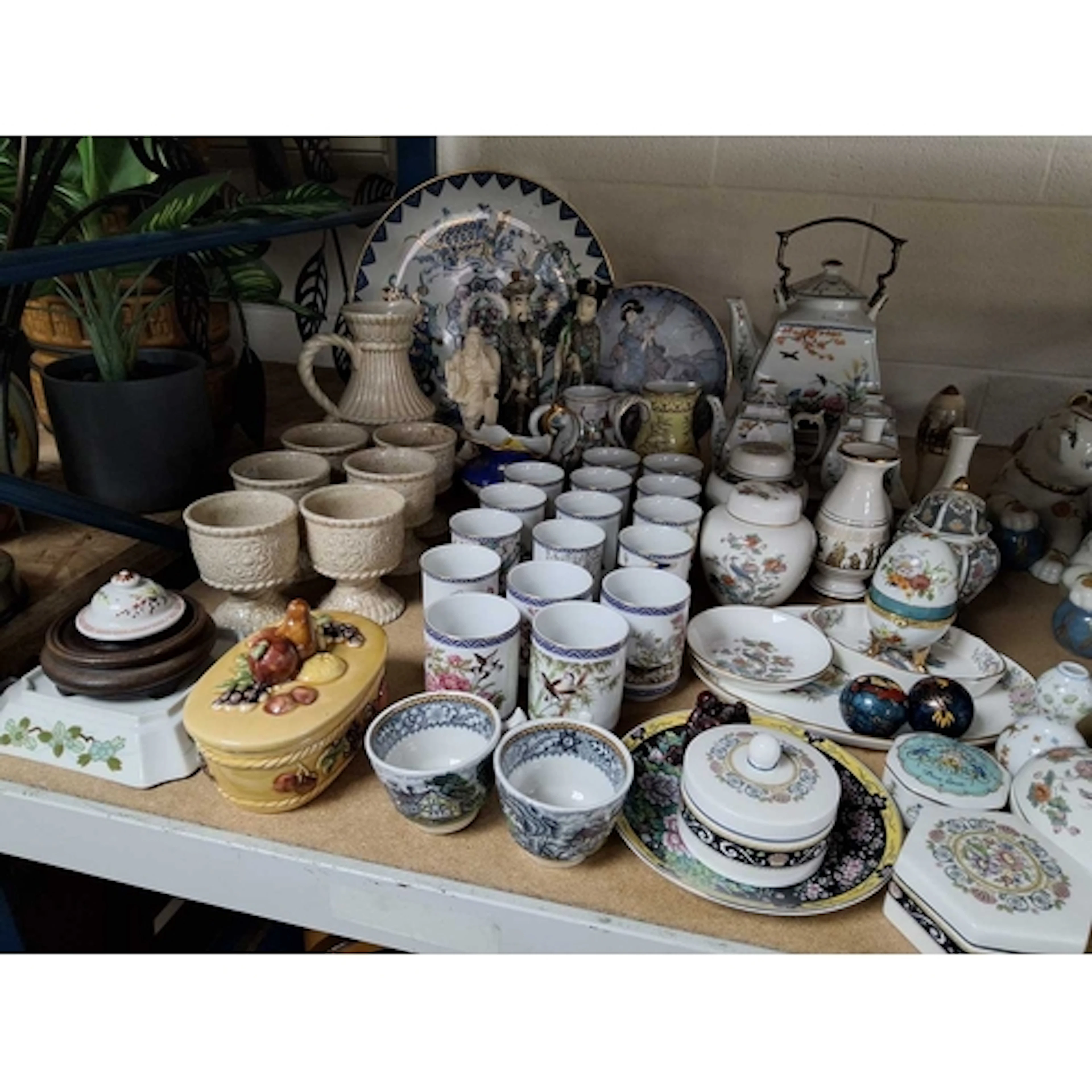 AGROUP OF FAR EASTERN AND FAR EASTERN INSPIRED CERAMICS to i...