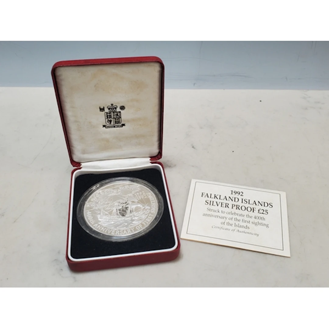Falkland Islands 1992 silver proof 25 Pounds, in case of iss...