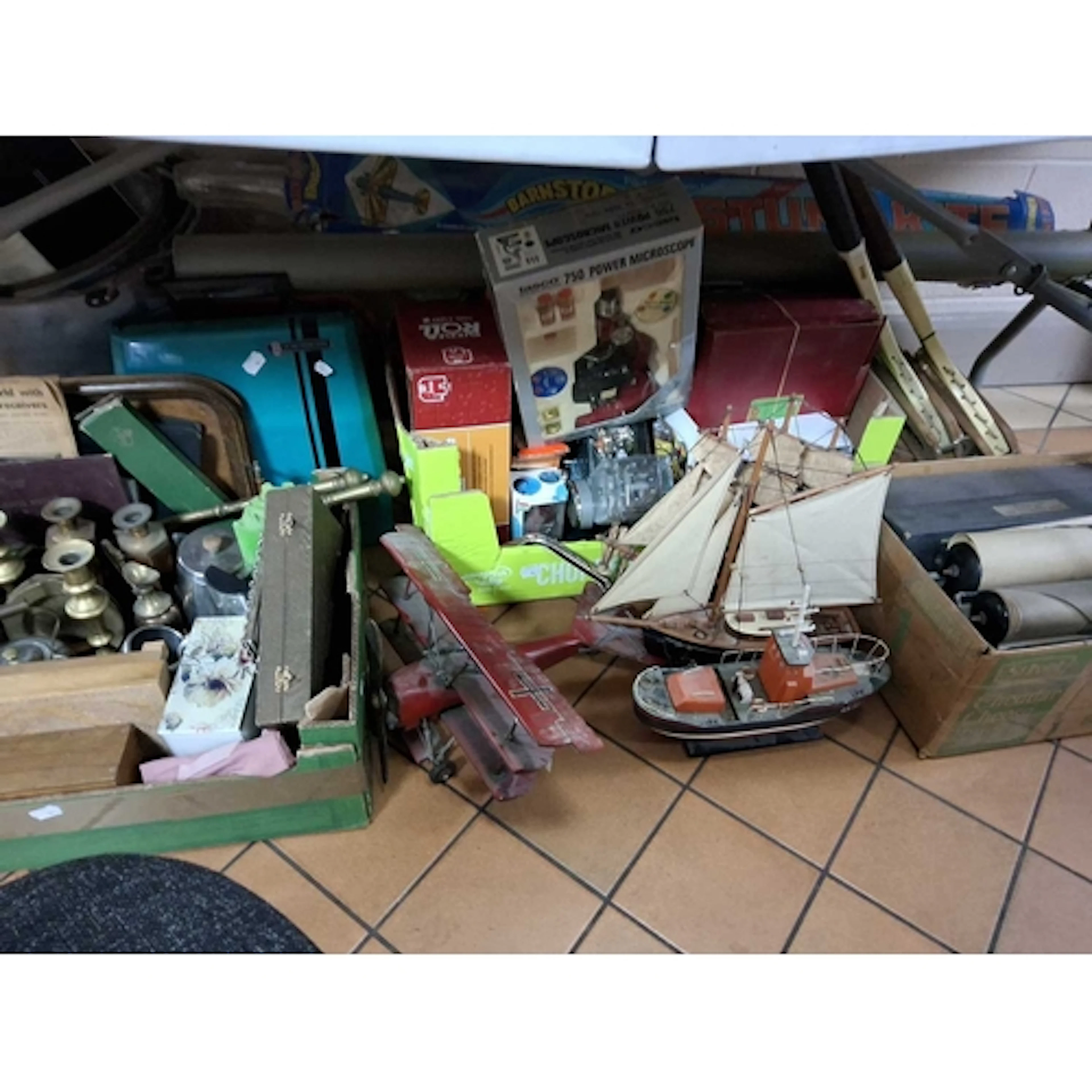 FOUR BOXES AND LOOSE OF VINTAGE HOUSEHOLD ITEMS to include a...