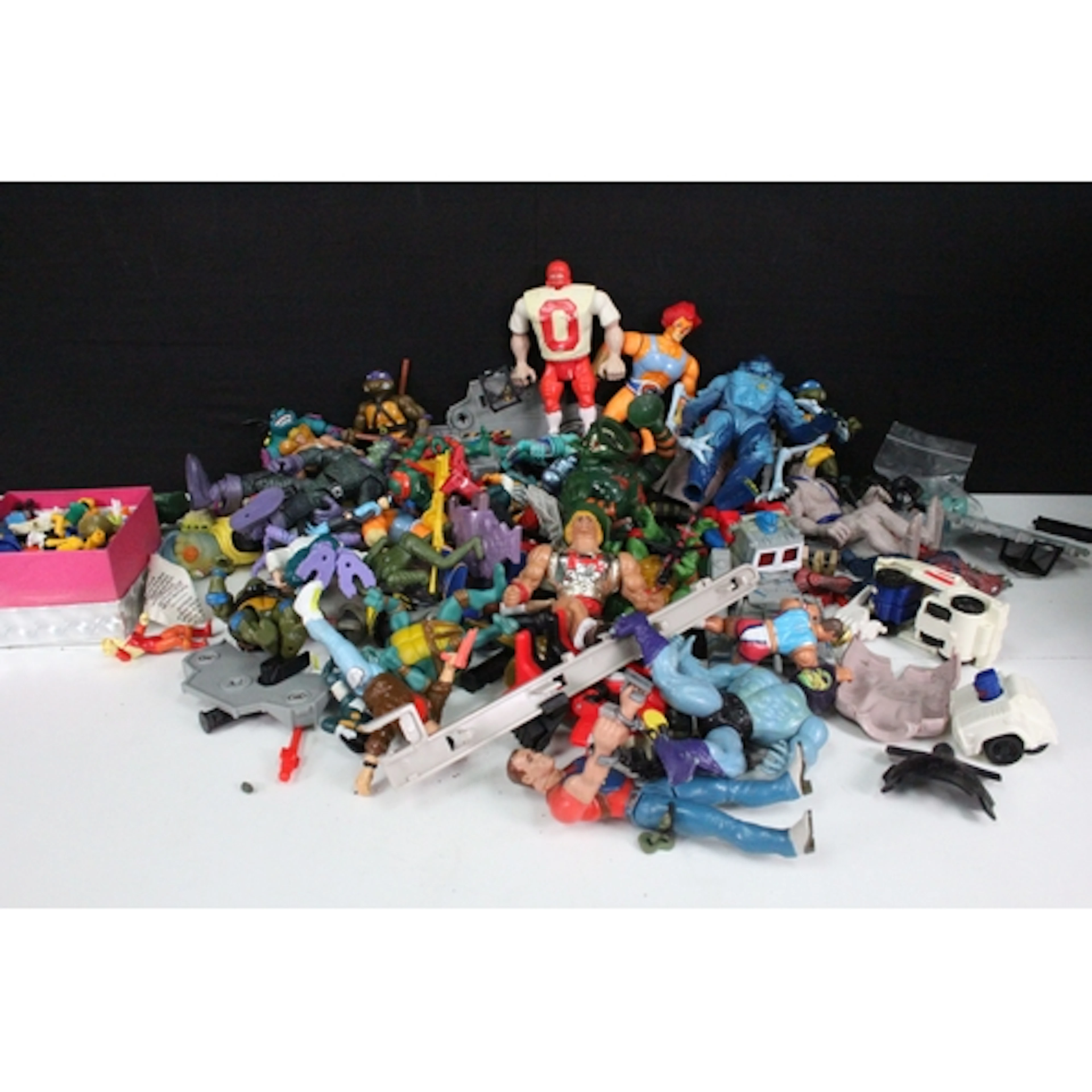 Collection of 1980s onwards figures and toys to include Mast...