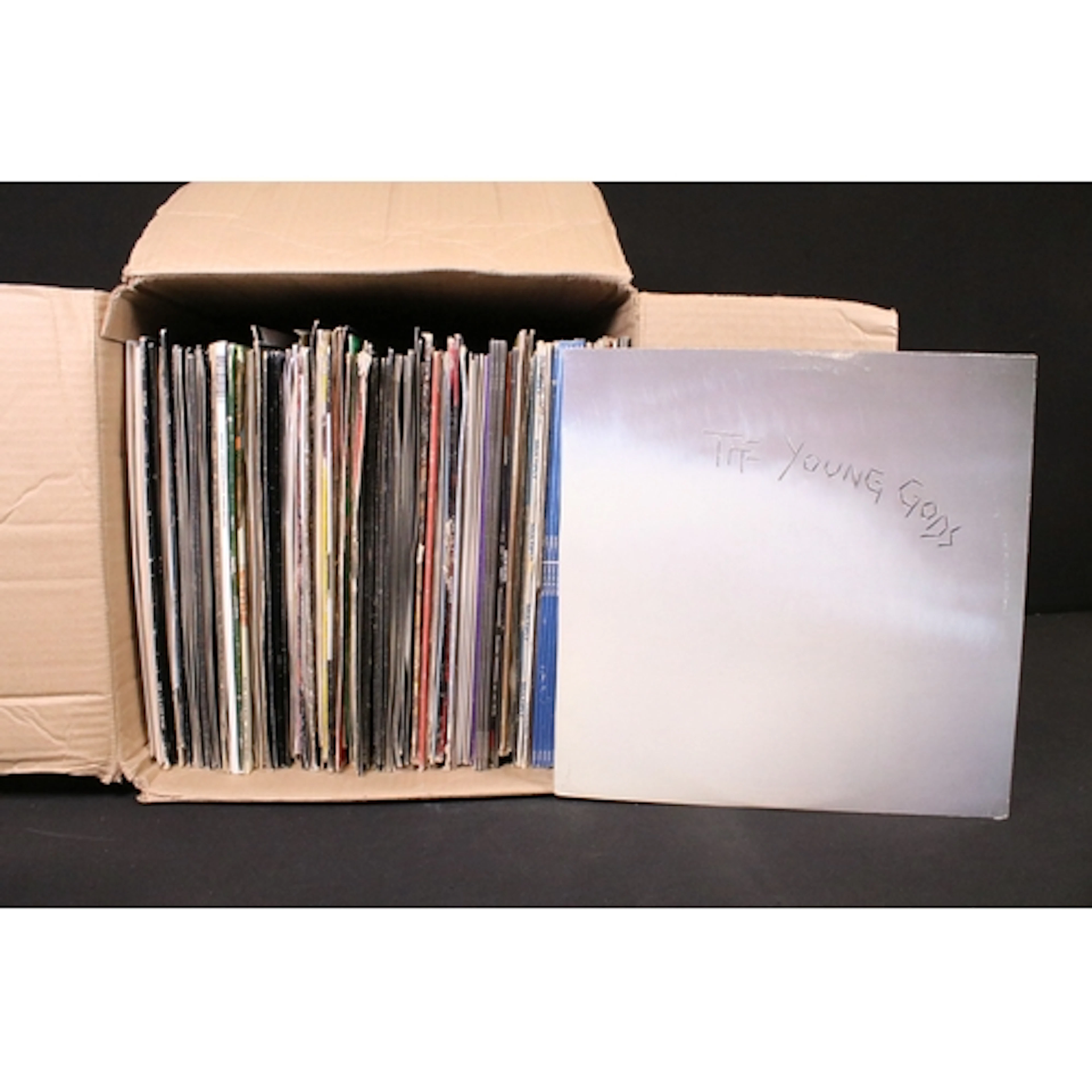 Vinyl - Over 80 12" singles spanning genres including hip ho...