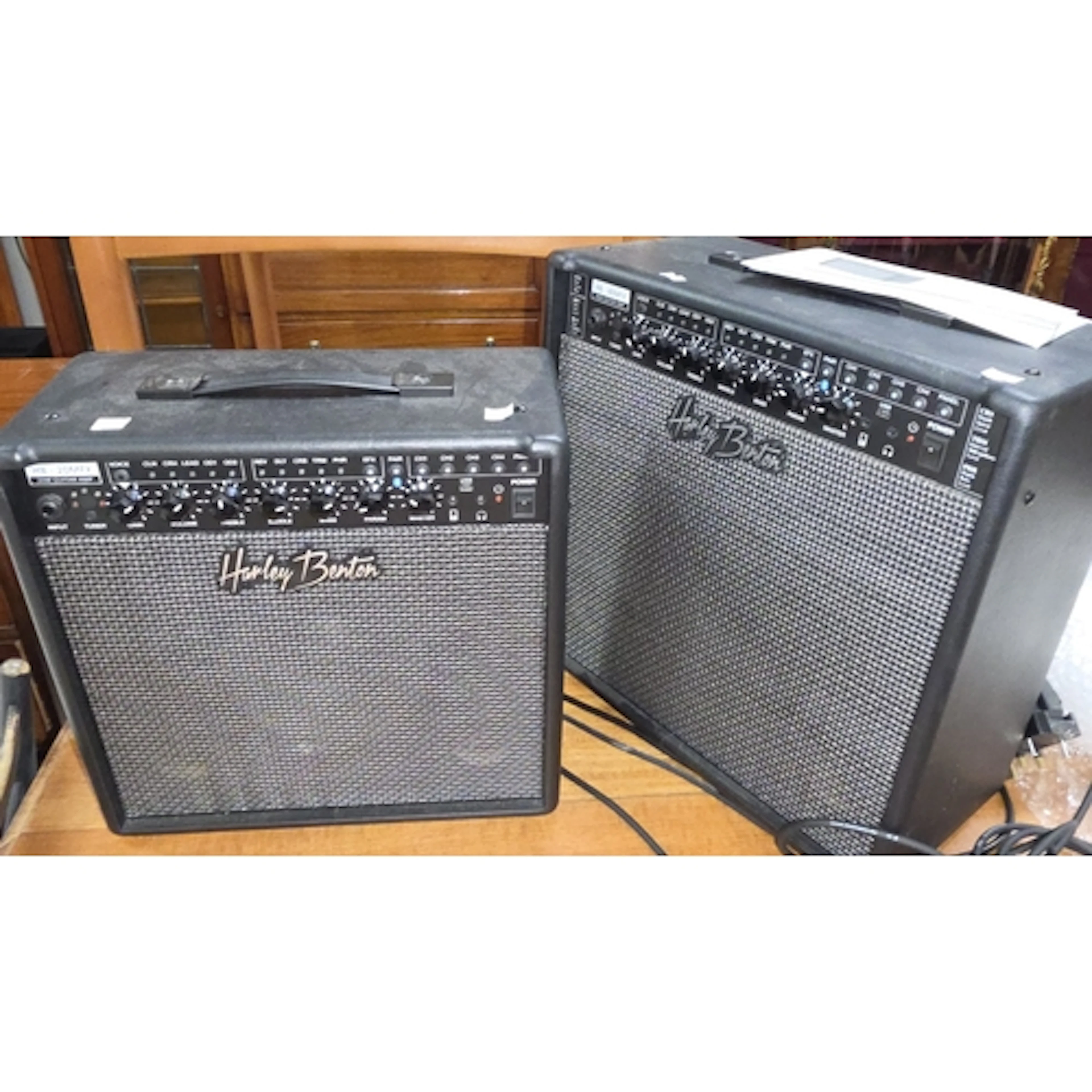 A Harley Benton HB-20MFX / HB 40MFX guitar combo amplifier 1...