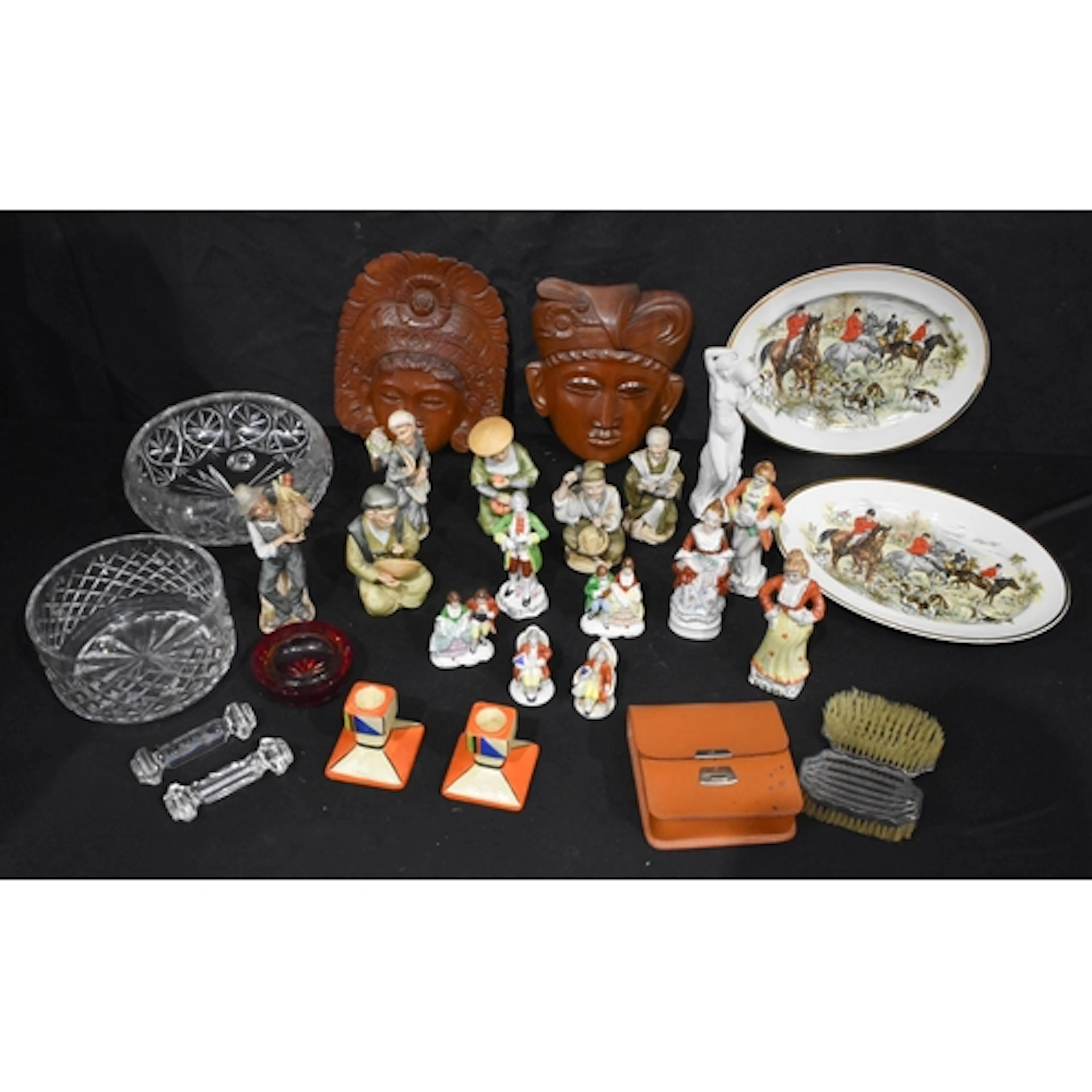 A miscellaneous collection of Japanese ceramics, glassware, ...