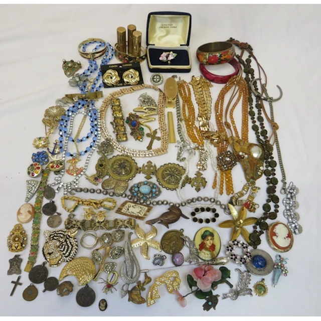 Vintage Costume Jewellery incl. make do & mend style floral ...