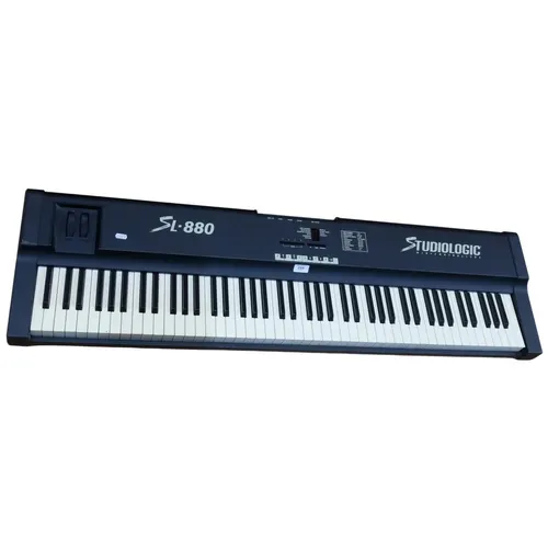 A Studio Logic SL-880 electric keyboard (no power cable), un... | Barnebys