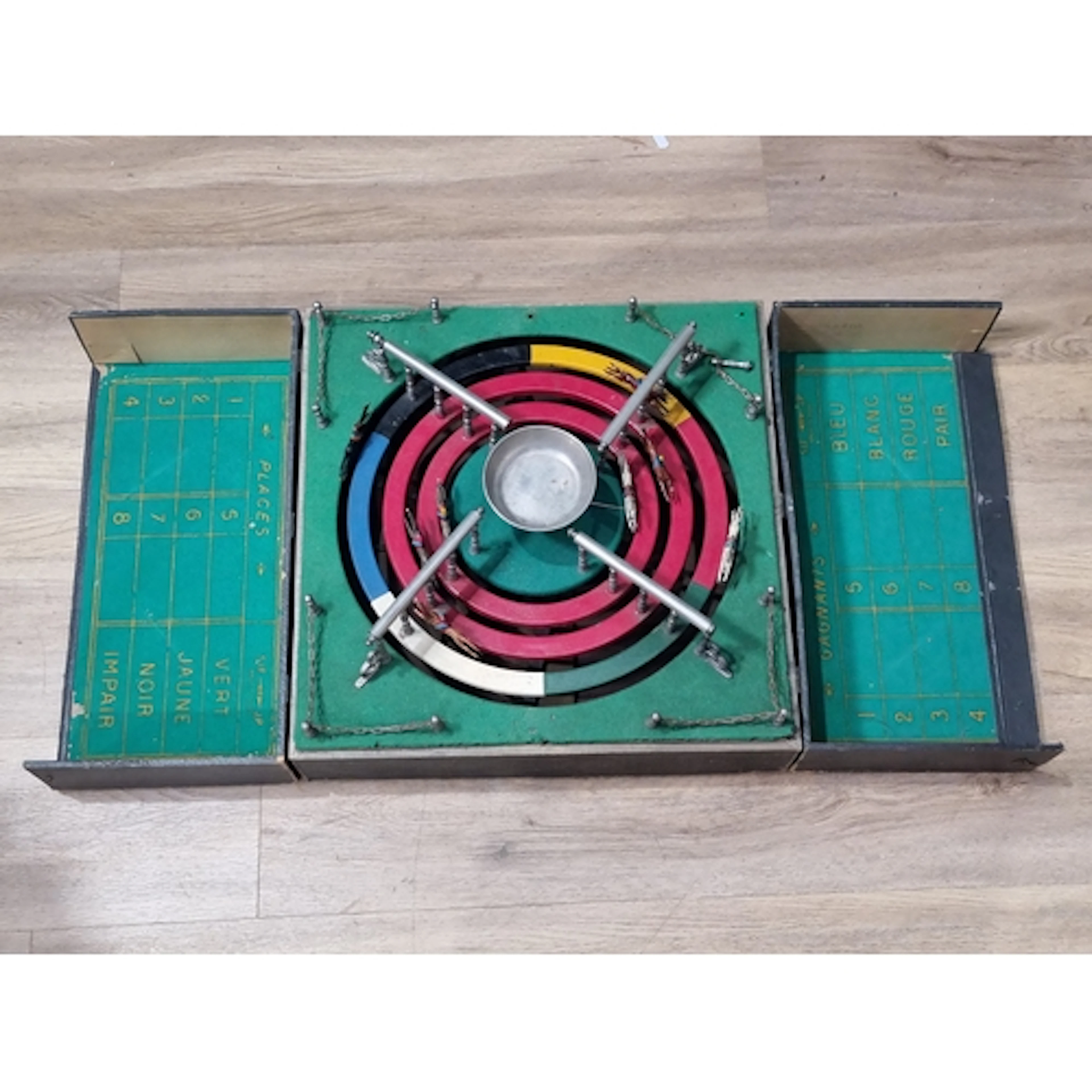 An early 20th Century French Regle de Jeu Horse Racing Game ...