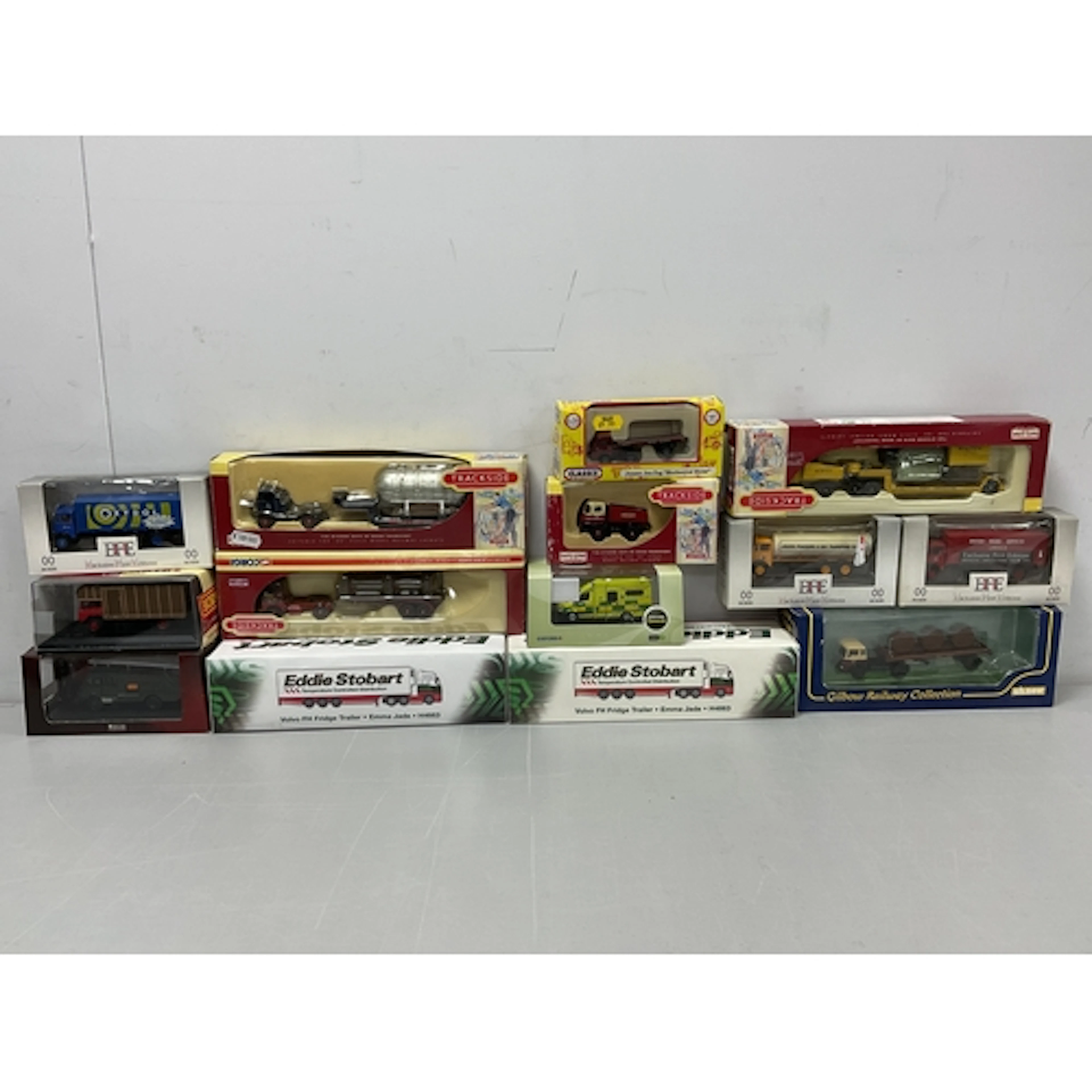 Fourteen 1:76th scale Diecast model vehicles by EFE, Lledo, ...