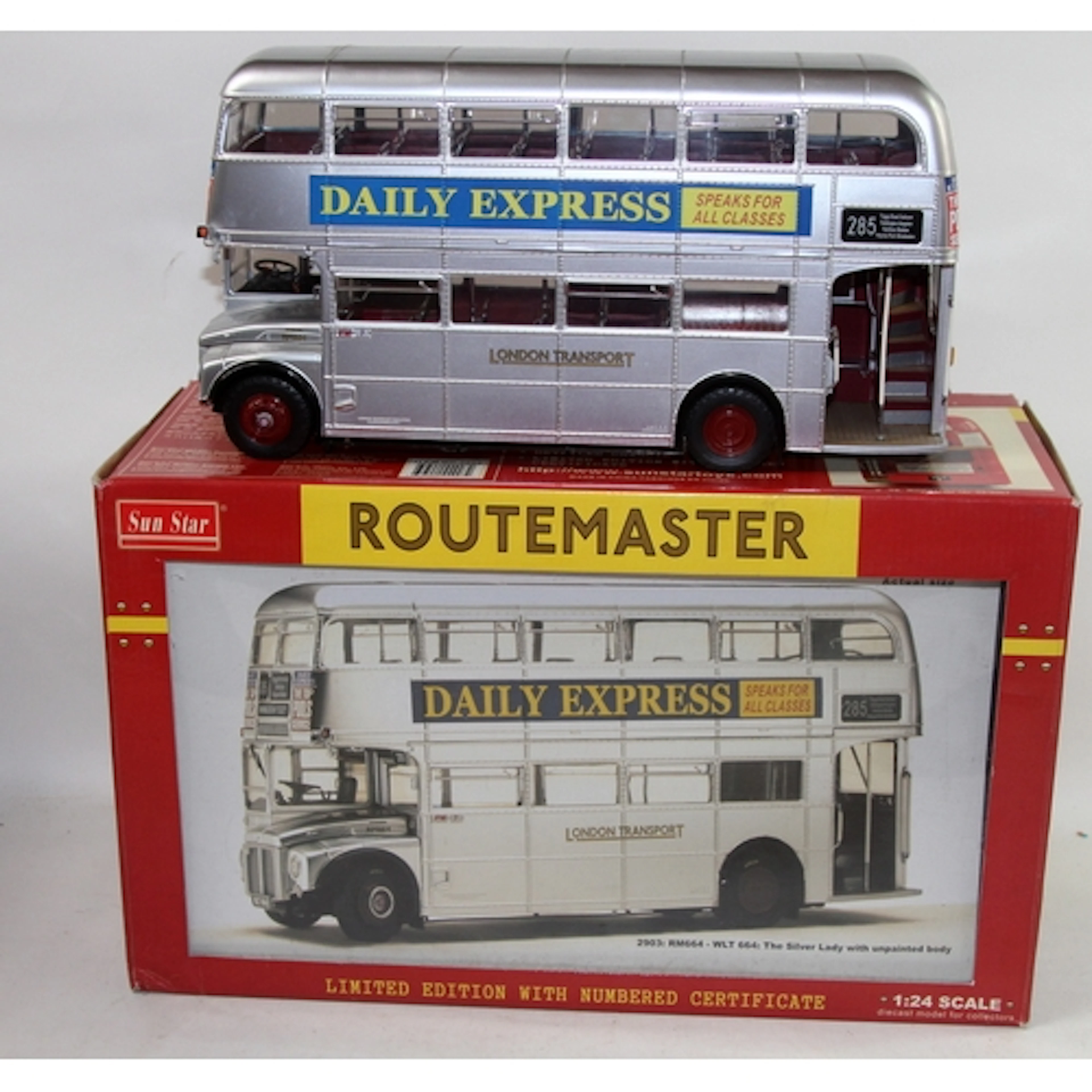 Sunstar Routemaster 1:24 large scale die cast model bus. RM6...
