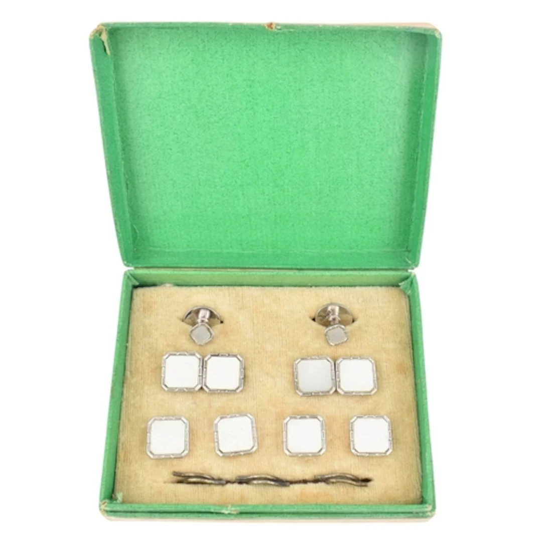 Boxed Silver cuff links & collar studs. The cufflinks st...
