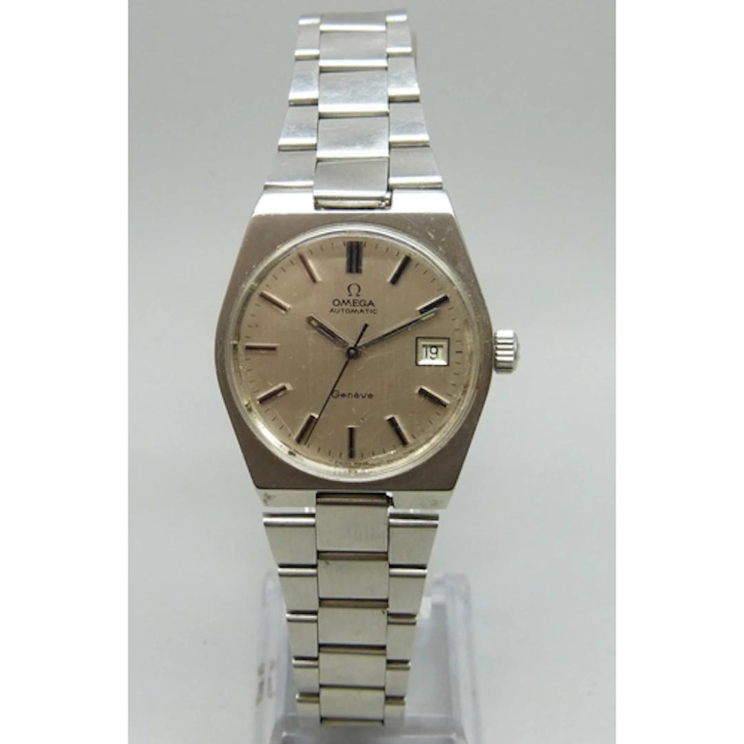An Omega Geneve automatic bracelet wristwatch with date aper...