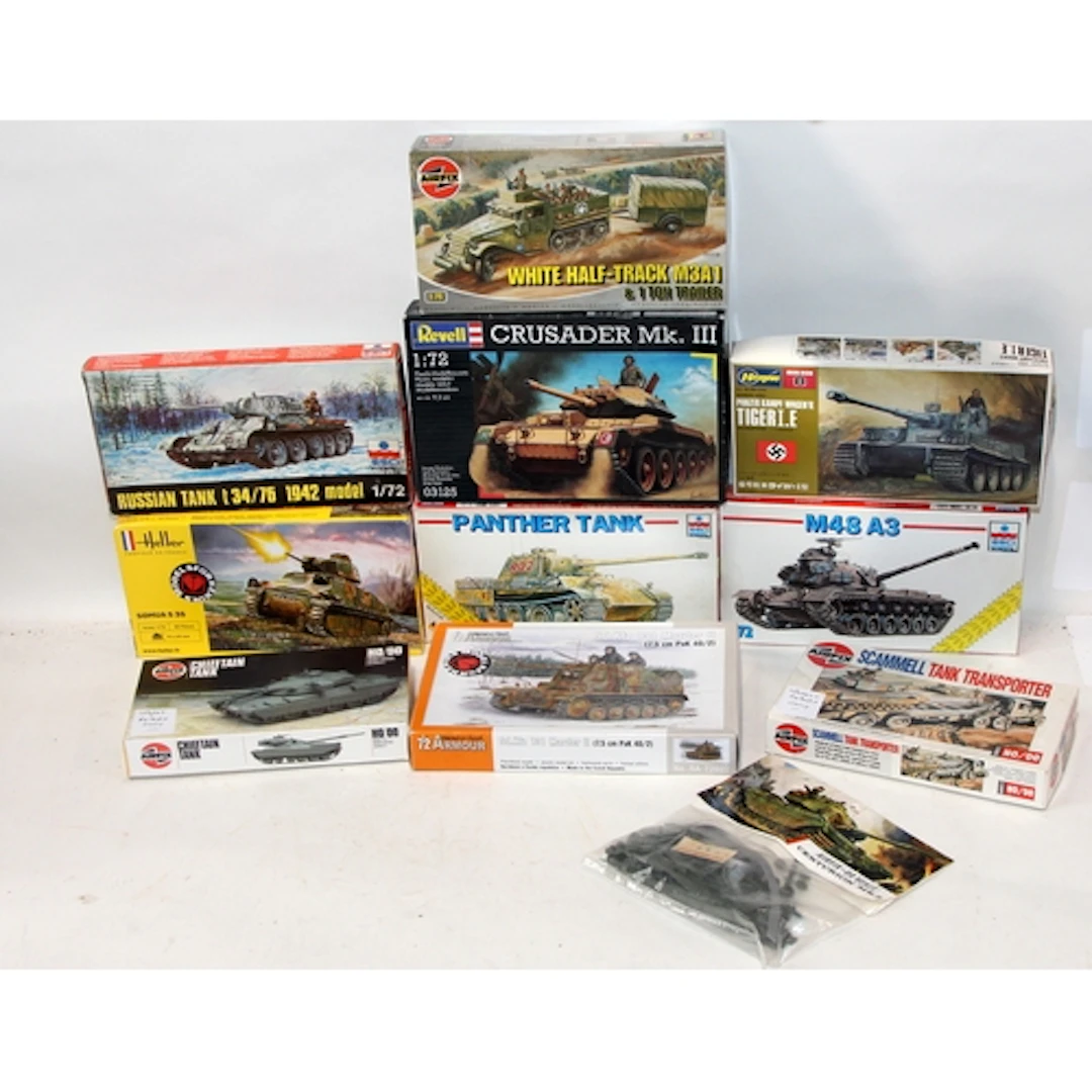 A collection of model kits: 1/72 scale tanks, all but 2 unst...