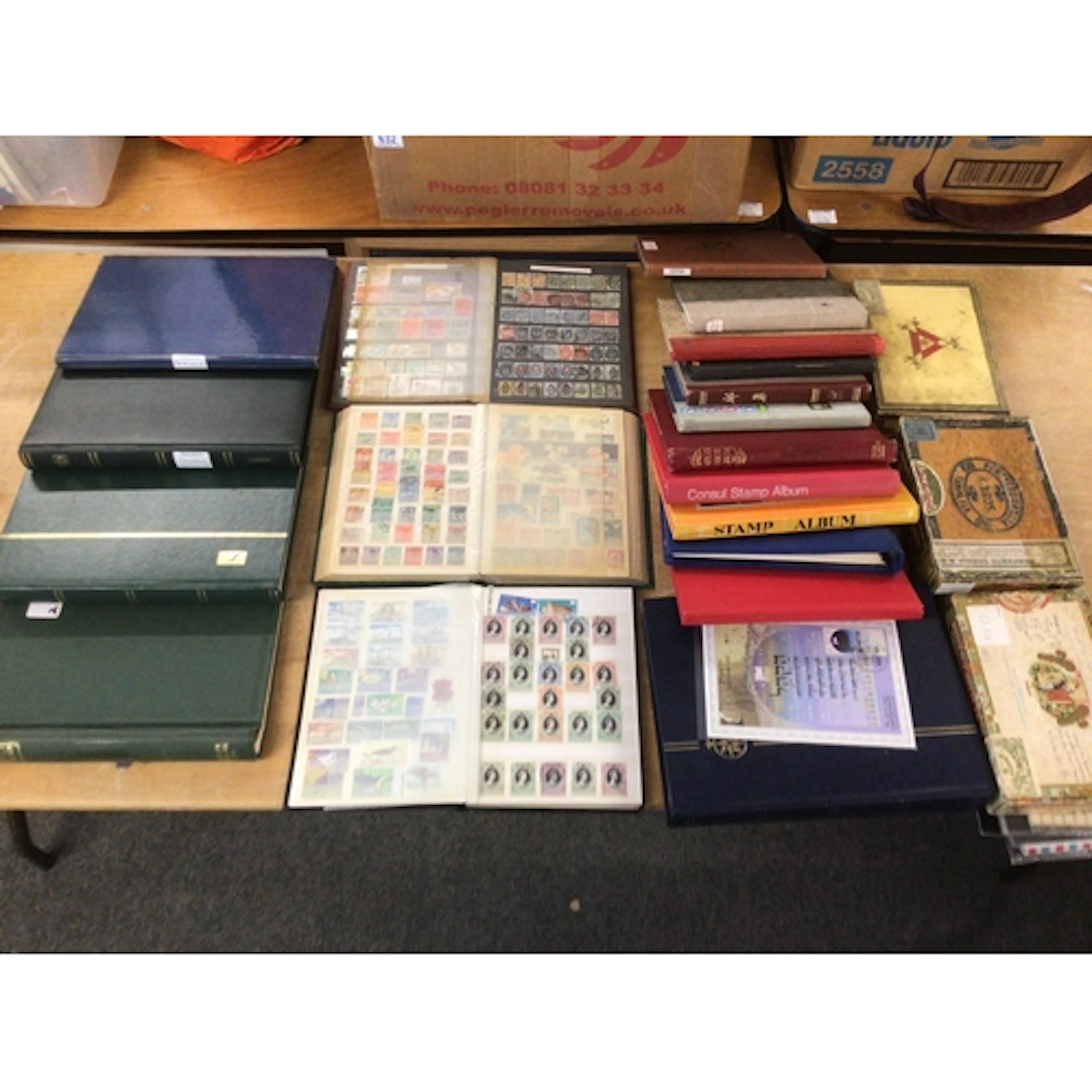 Box of stamp albums, thematic, animals and boats, mixed worl...