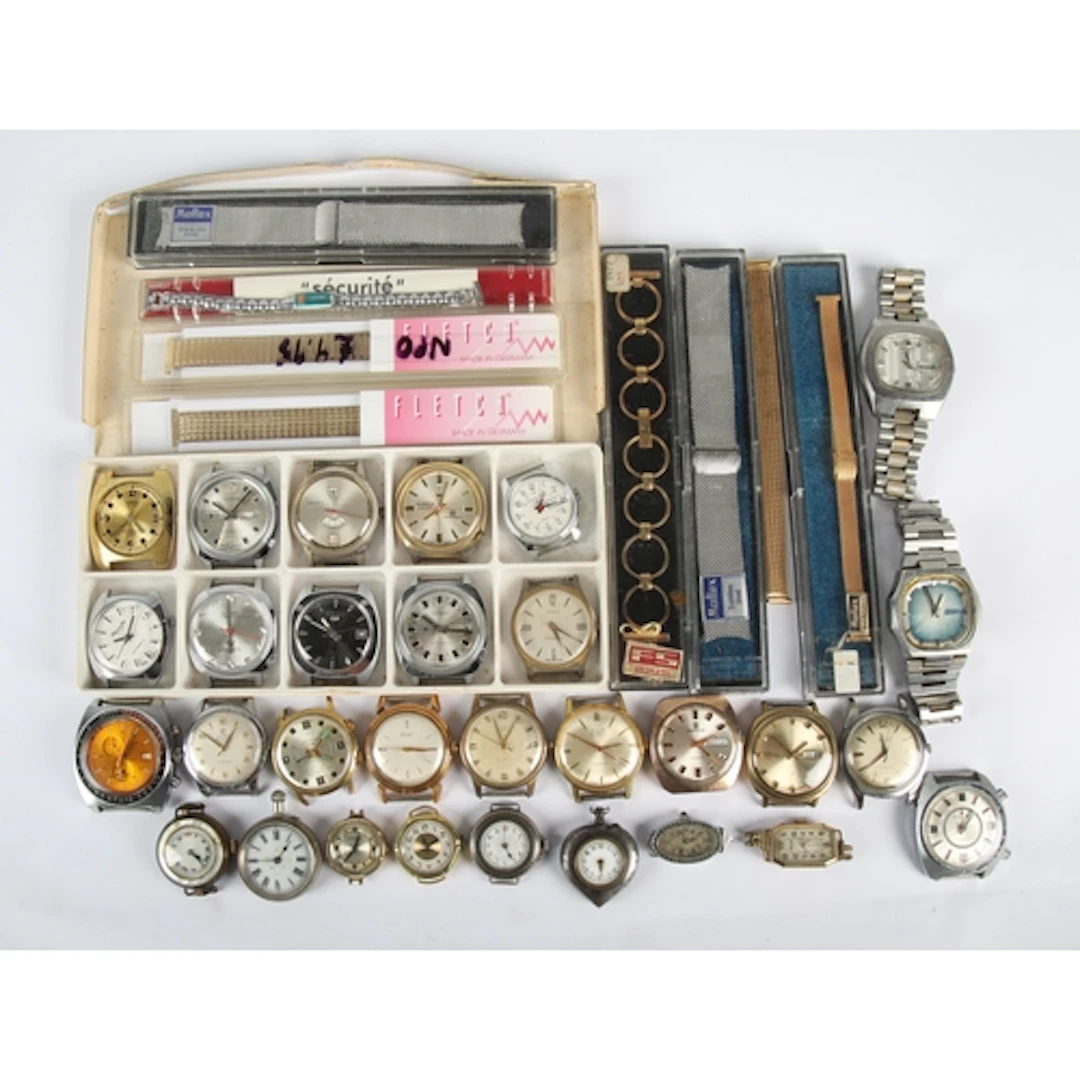 Collection of various gents and ladies watch faces and strap...