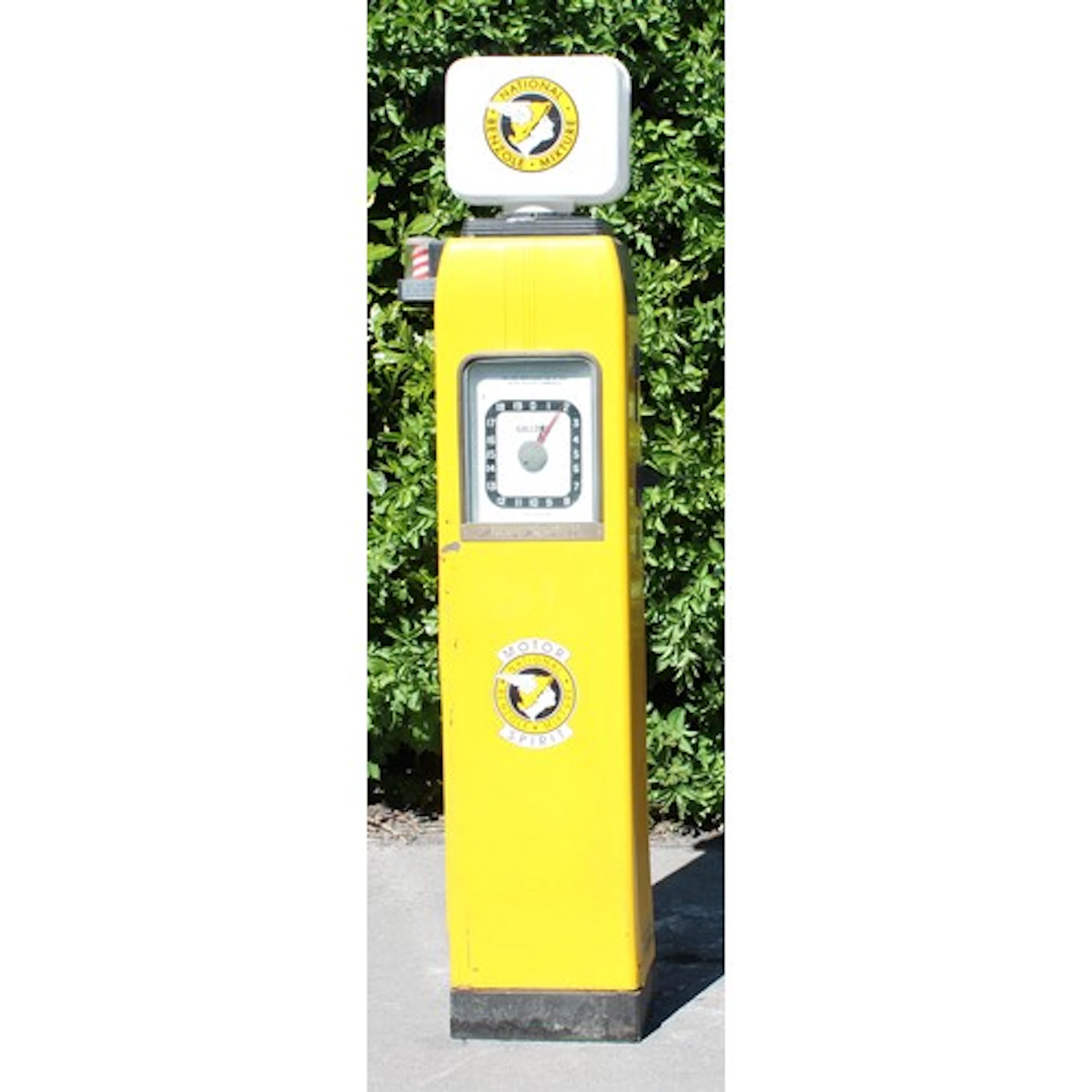 Petroliana - a vintage Avery-Hardoll garage forecourt clock ...