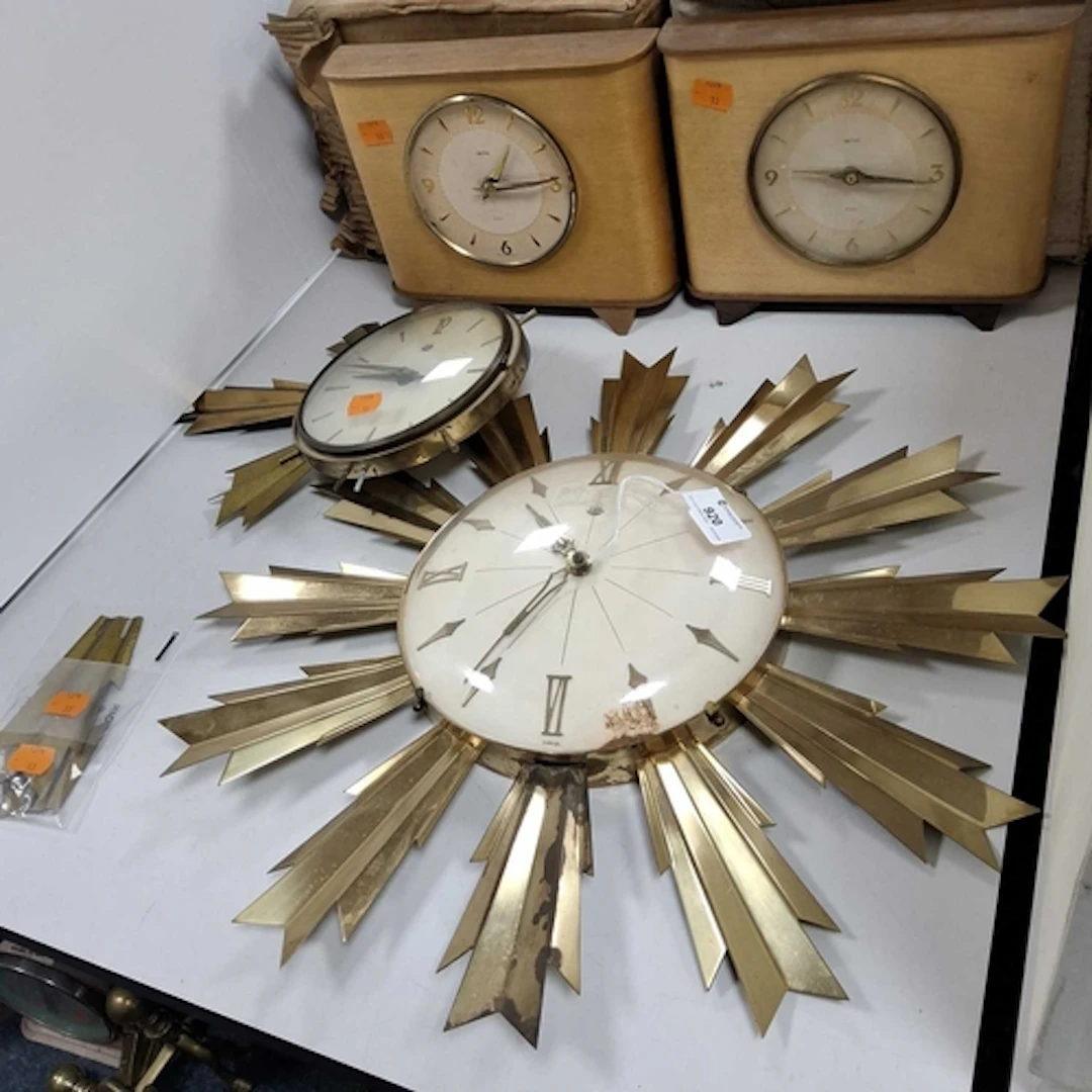 A GROUP OF VINTAGE CLOCKS, to include two early 20th century...