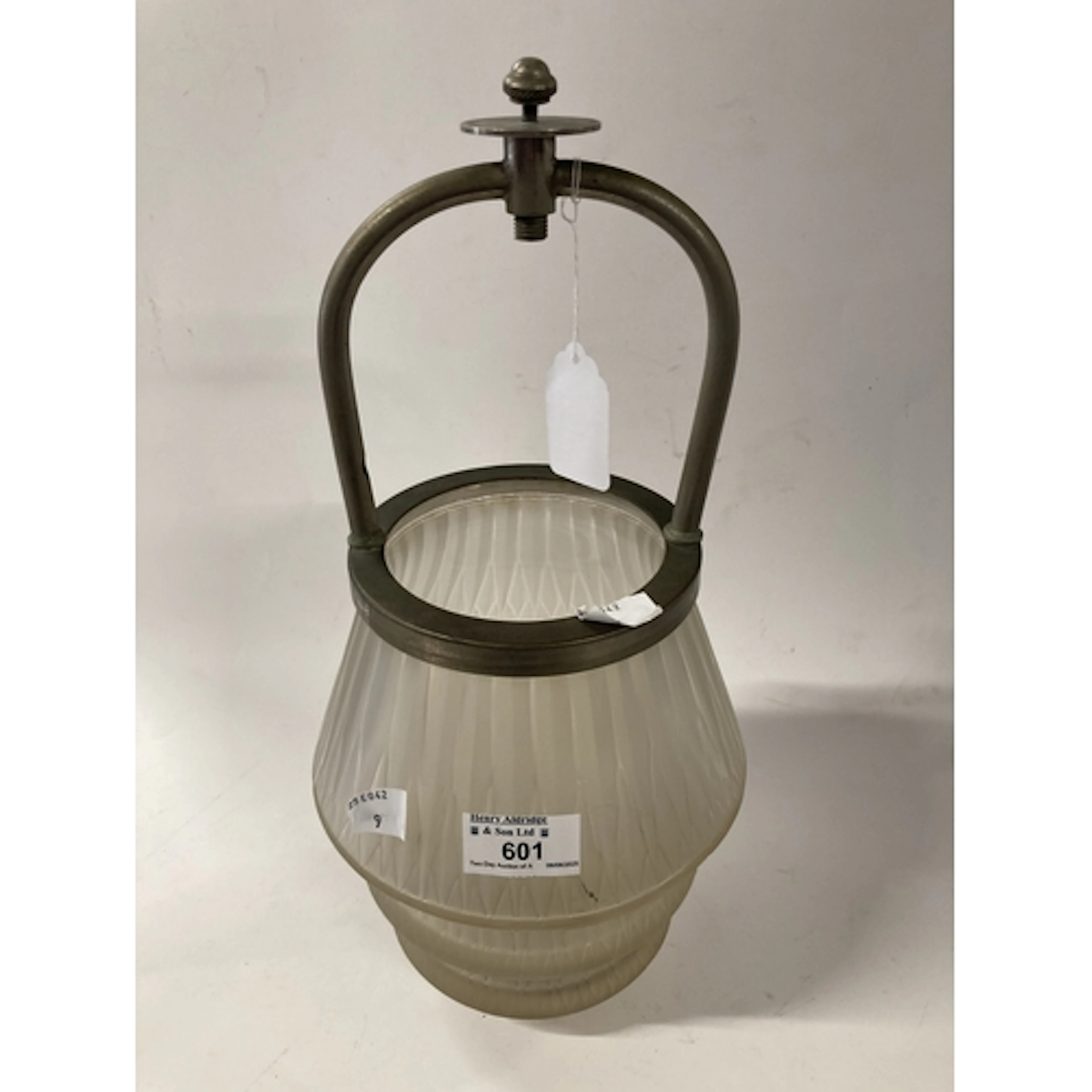 Lighting: Lighting: Art Deco Lalique Gavarnie glass table l...