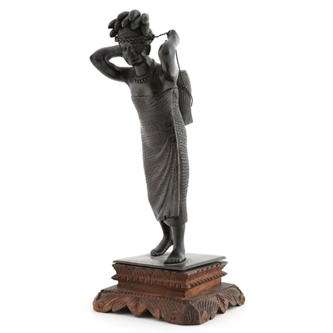 Early 20th century Burmese pegu bronze figurine of a woman c...